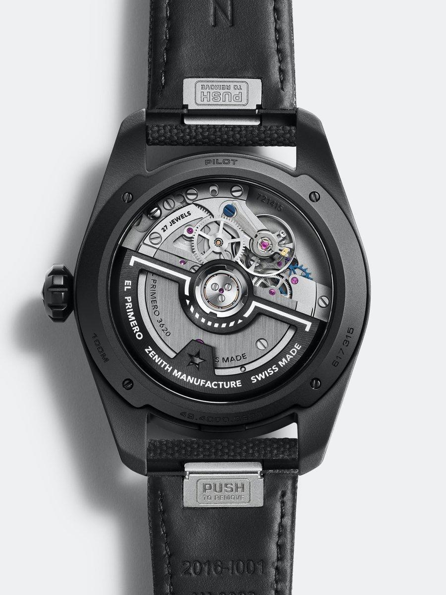 ZENITH Pilot飛行錶,透視錶背可以欣賞機芯結構,而且即使是大三針錶款,機芯也全部採用以El Primero為基礎的高振頻機芯。