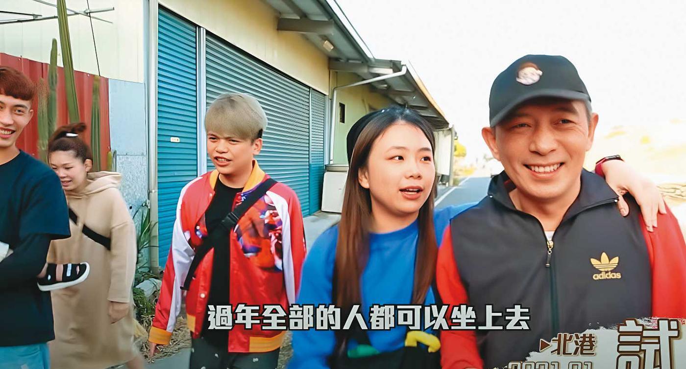 李招政是網紅蔡阿嘎的岳父,相當疼愛女兒「二伯」的他,不時在影片中露臉。(翻攝 YouTube蔡阿嘎life頻道)