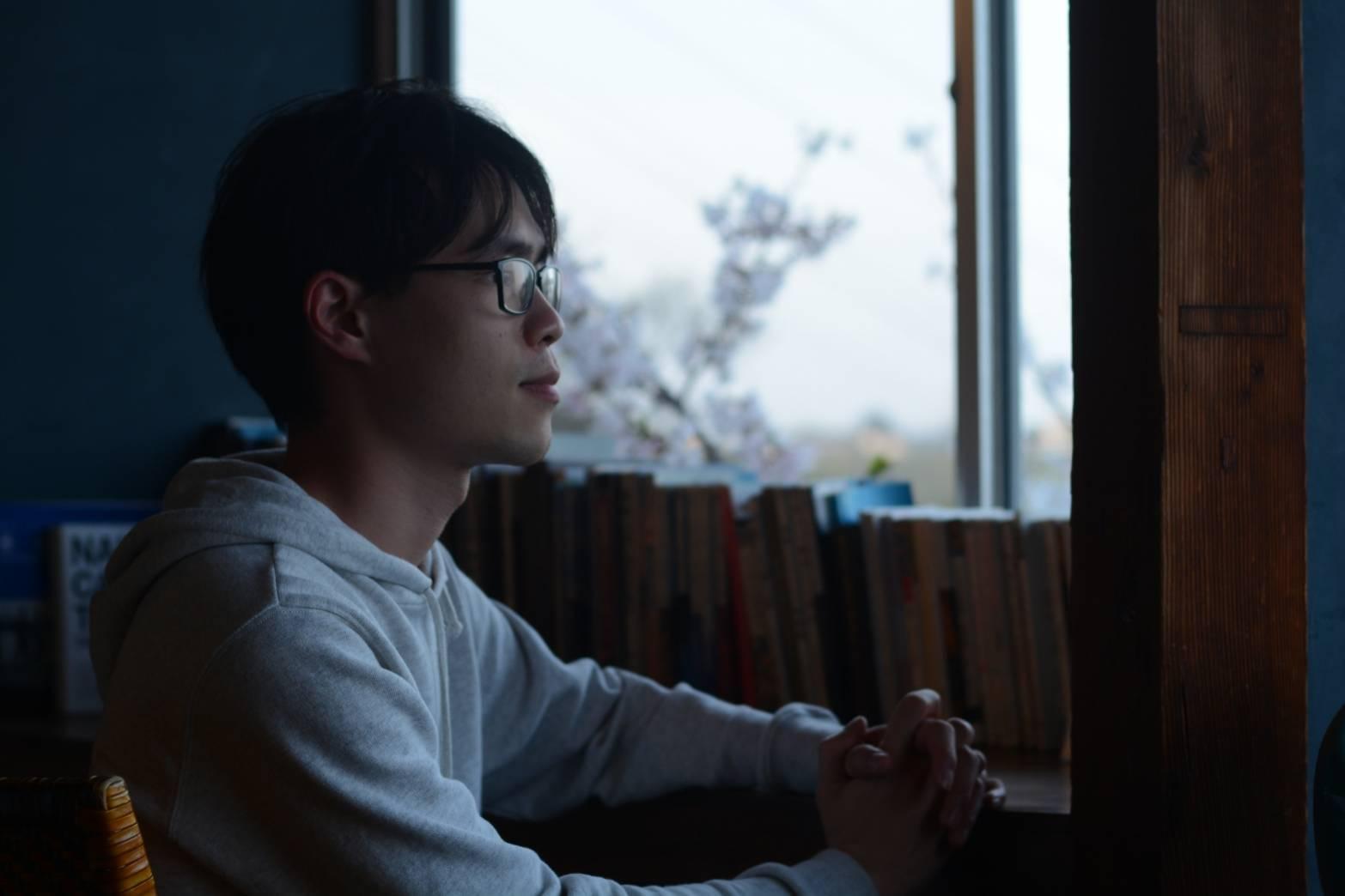 姚杰善目前旅居日本，參與過《進擊的巨人》《咒術迴戰》等多部熱門動畫，並長期負責《我的英雄學院》原畫繪製。（姚杰善提供）