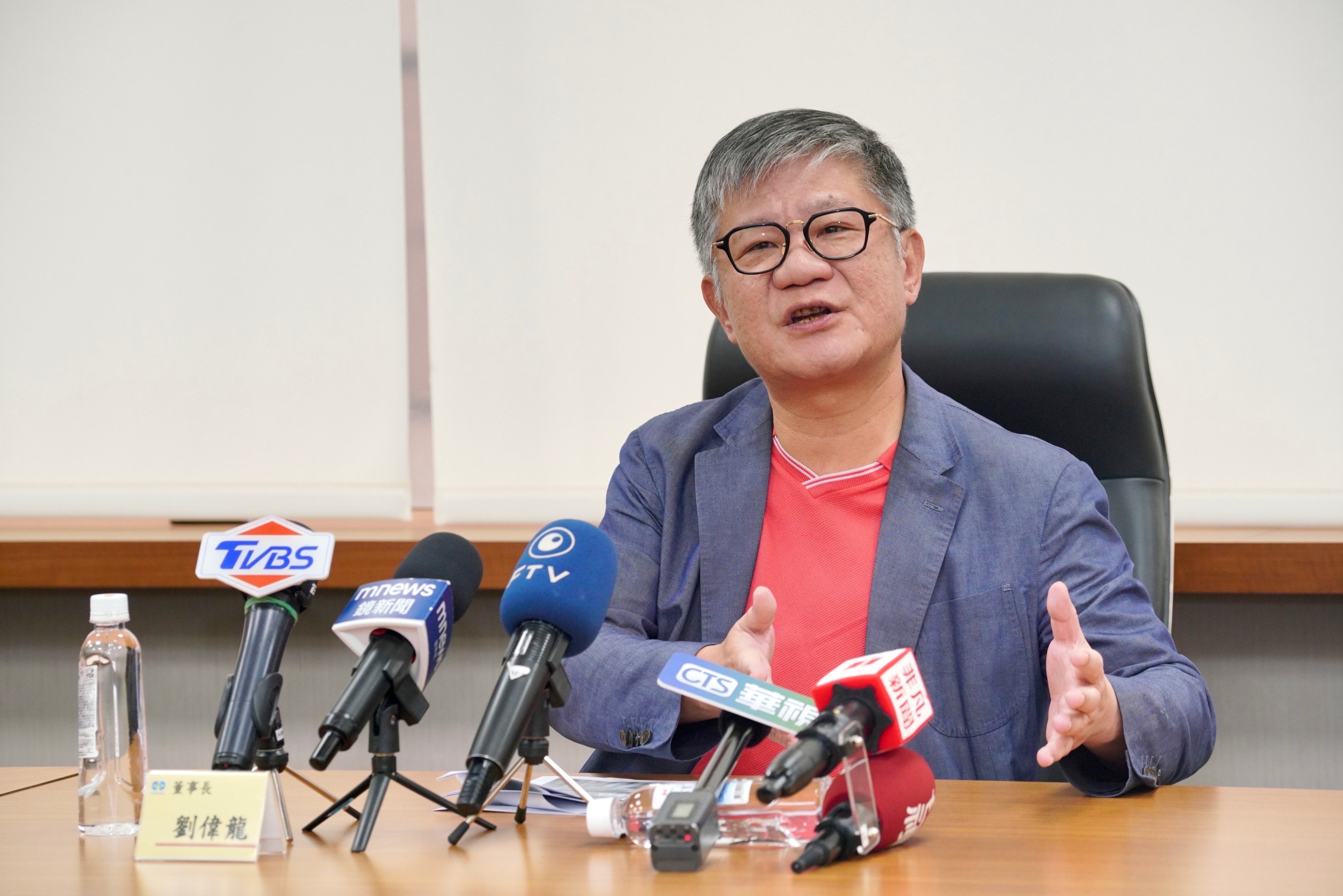 劉偉龍爆料泰山要花36億投資街口支付，痛批根本全家翻版。