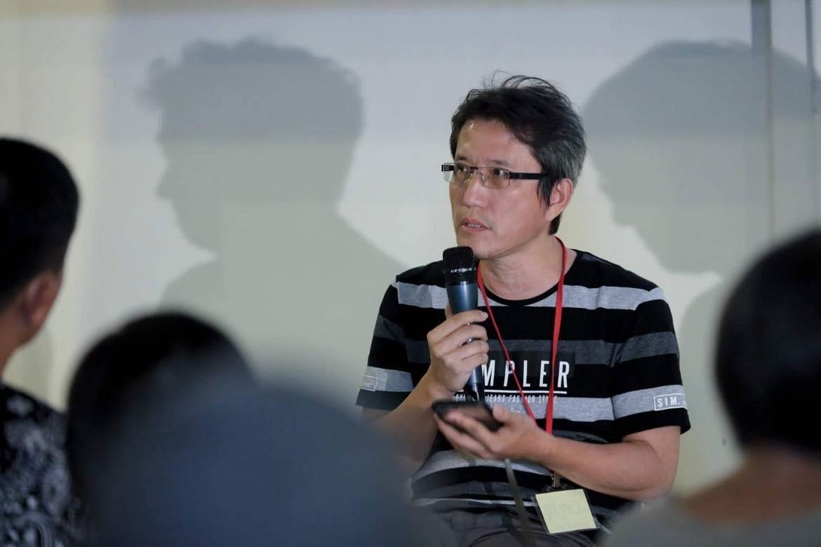 蔡崇隆導演有感於移工來台已30年,仍處處遭歧視,認為阮國非事件是多年來不義制度與政策的一次極端總爆發。(九槍團隊提供)