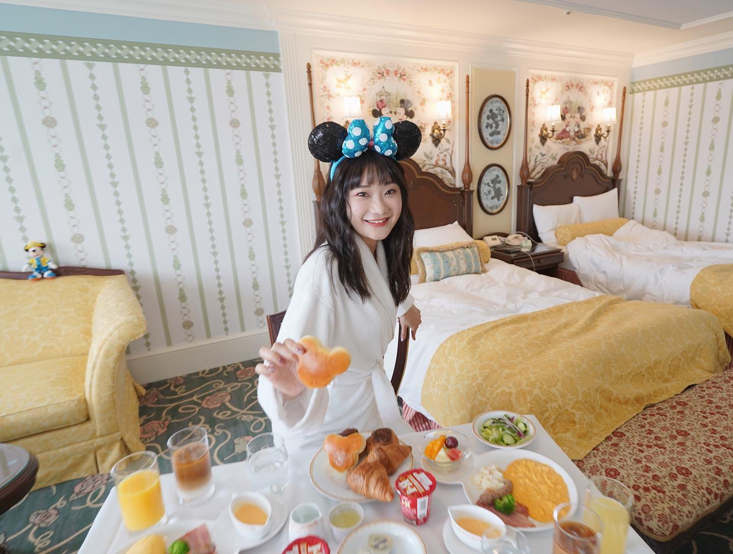 愛莉莎莎販售線上課程成績相當出色，被網友酸「割韭菜」。（翻攝自愛莉莎莎臉書）