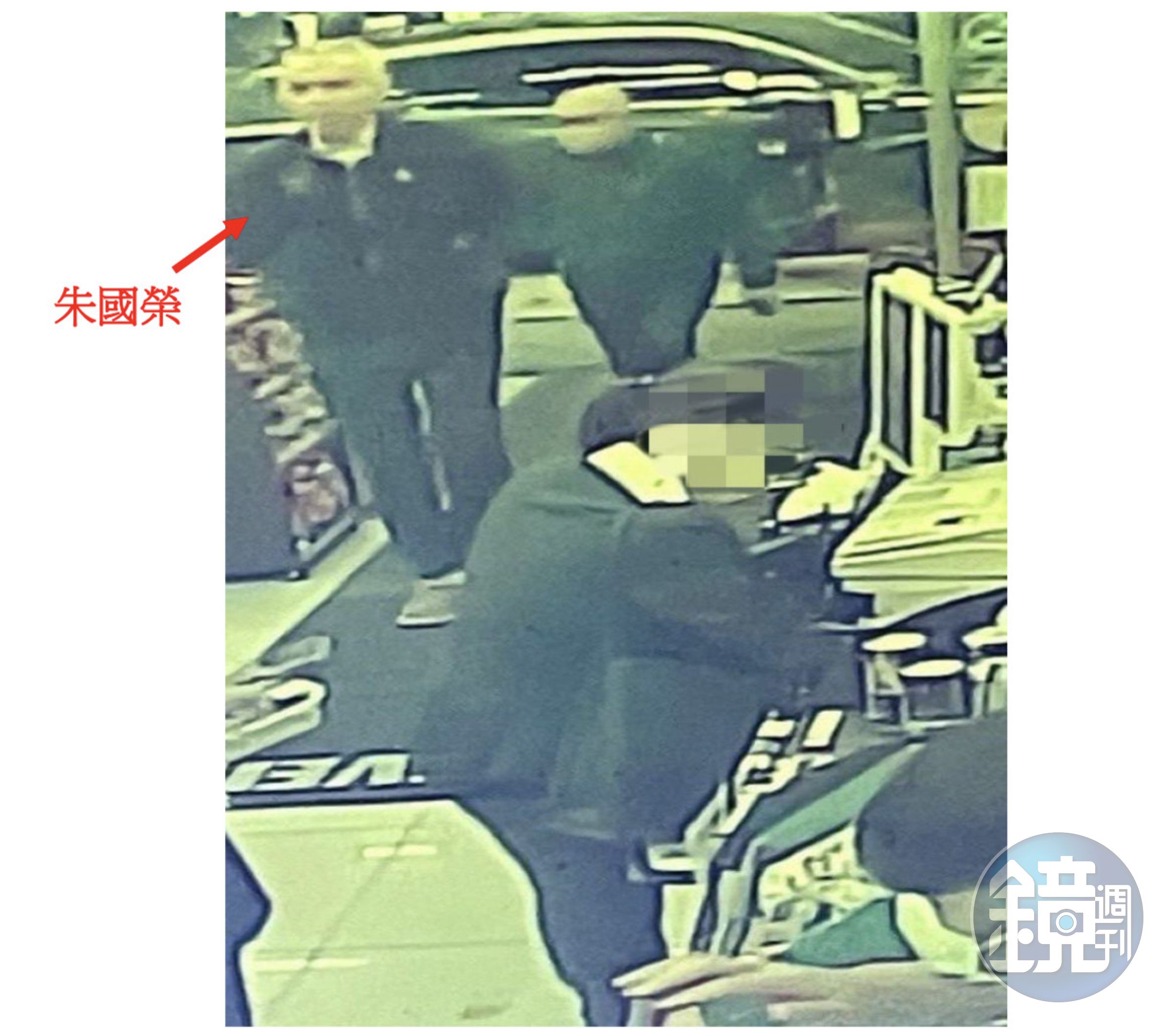 泰山公布照片，發現國寶集團總裁朱國榮也現身。（泰山提供）