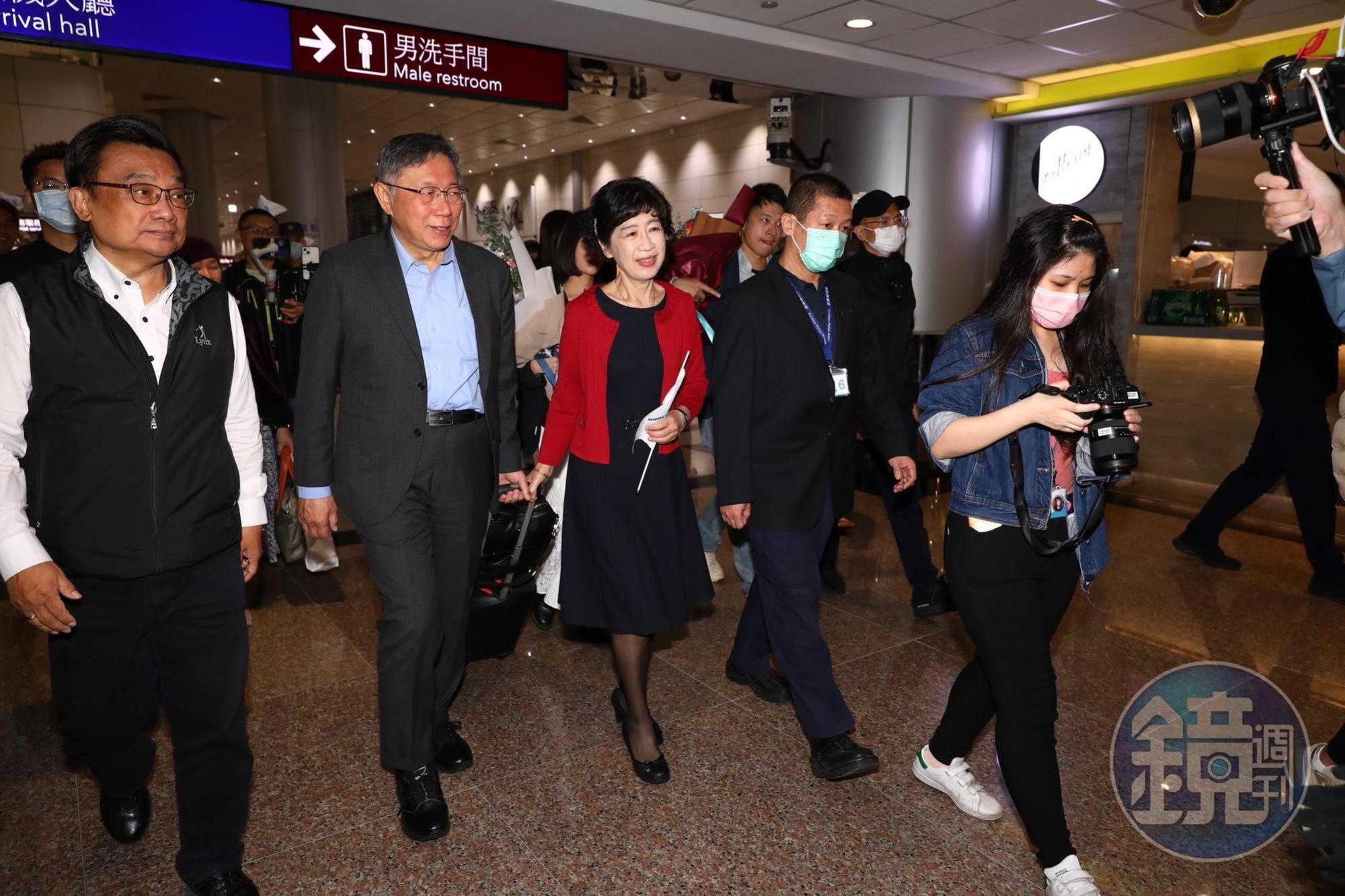 柯文哲預計明天就會去領表登記參選總統,520之前會對外說明。