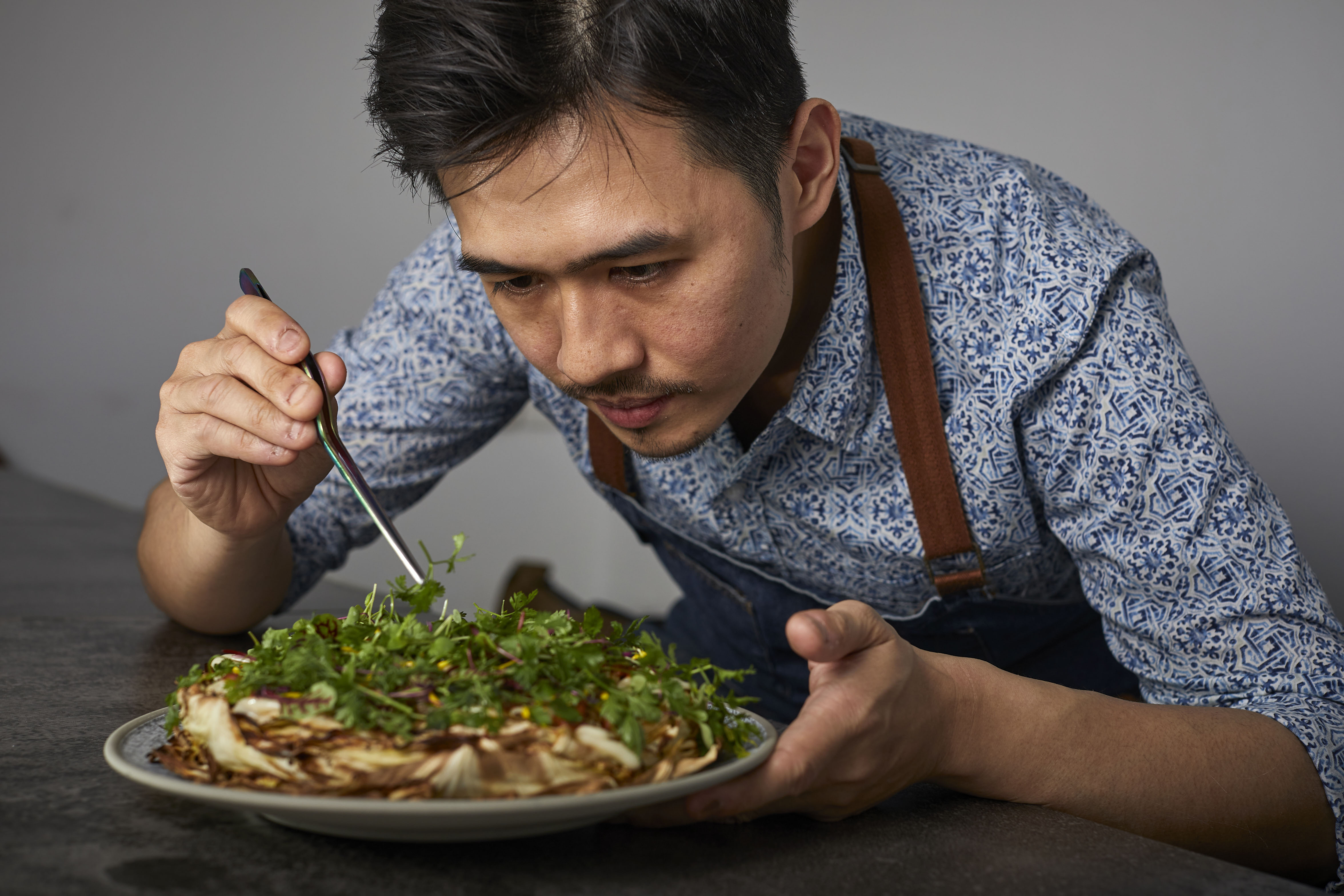 主廚劉子豪在多家米其林餐廳歷練過,轉戰西班牙料理,重新詮釋為台灣人喜愛的獨特新風味。
