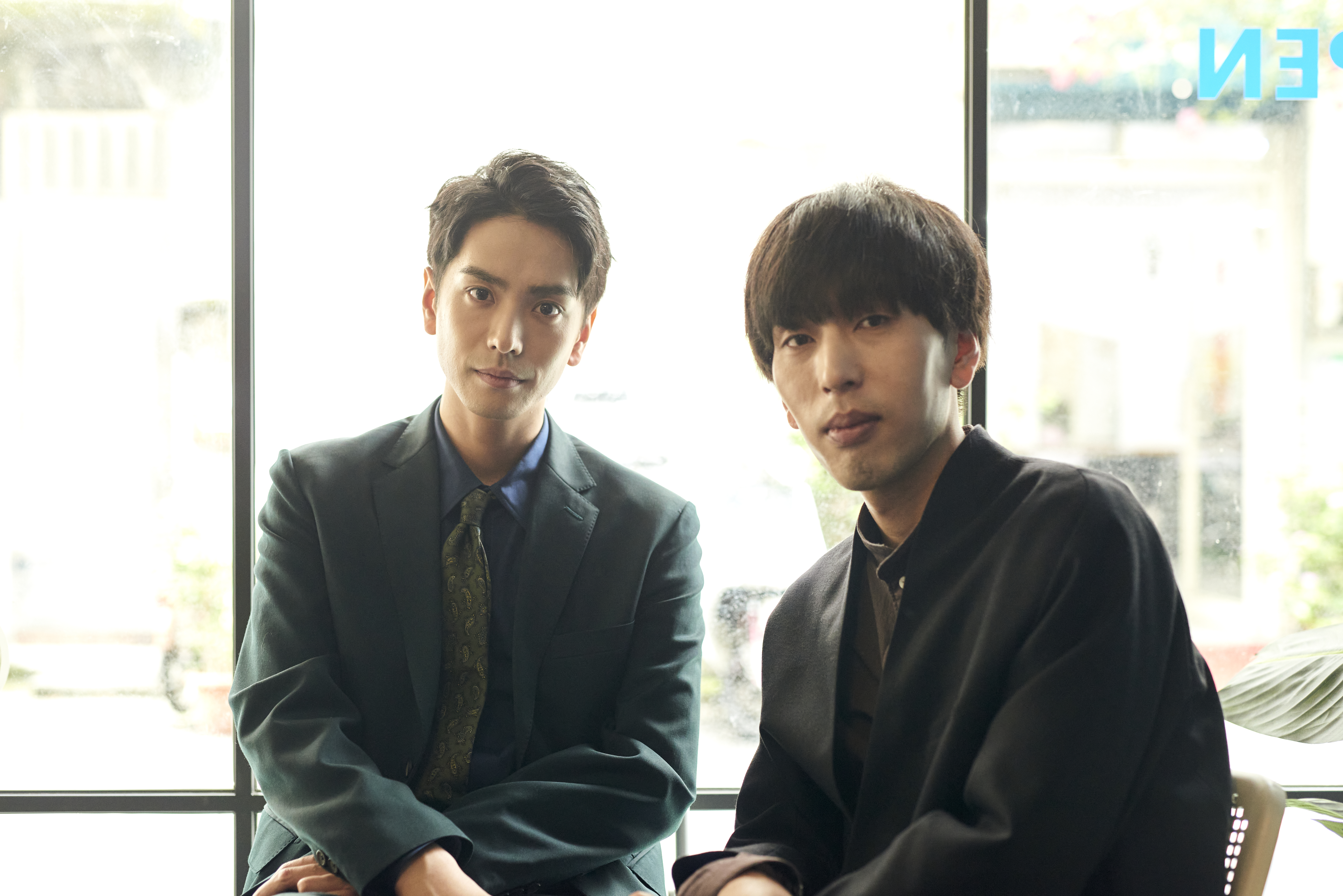 黒羽麻璃央（左）與導演山口健人訪台宣傳《離不開你的依賴》，發現台灣觀眾對故事也有共鳴開心不已。