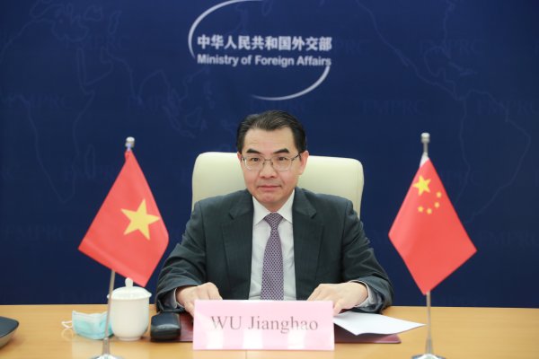 新任中國駐日大使吳江浩（圖）昨天在演講中，稱「台灣有事就是日本有事」的說法荒謬又危險，若日本被冠上分裂中國等標籤，恐將日本人民推向火坑。（翻攝自推特@shandongSunsong）