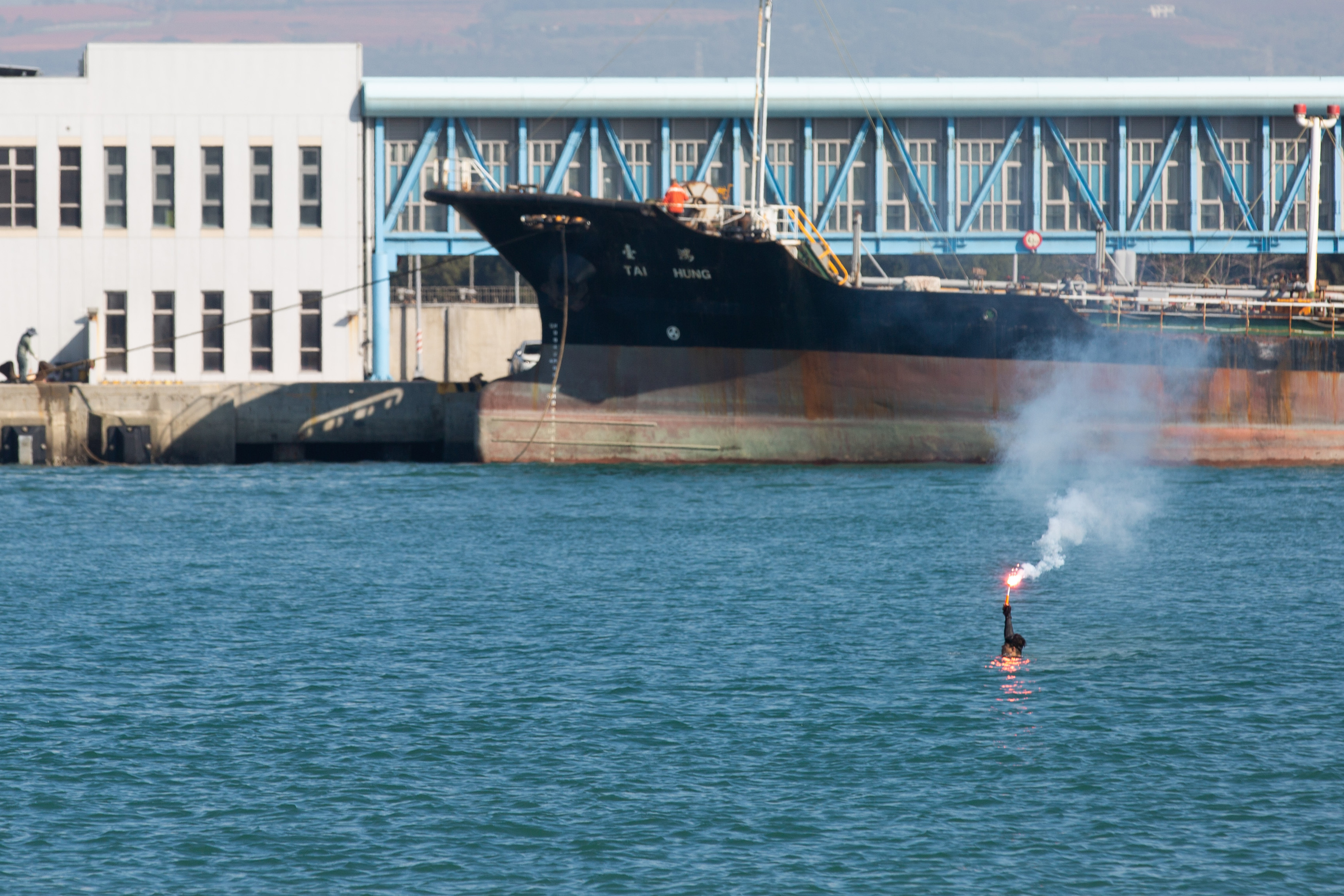 立法院今三讀通過《海岸巡防機關器械使用條例》部分條文修正案，加強海巡人員執法力。（本刊資料照）