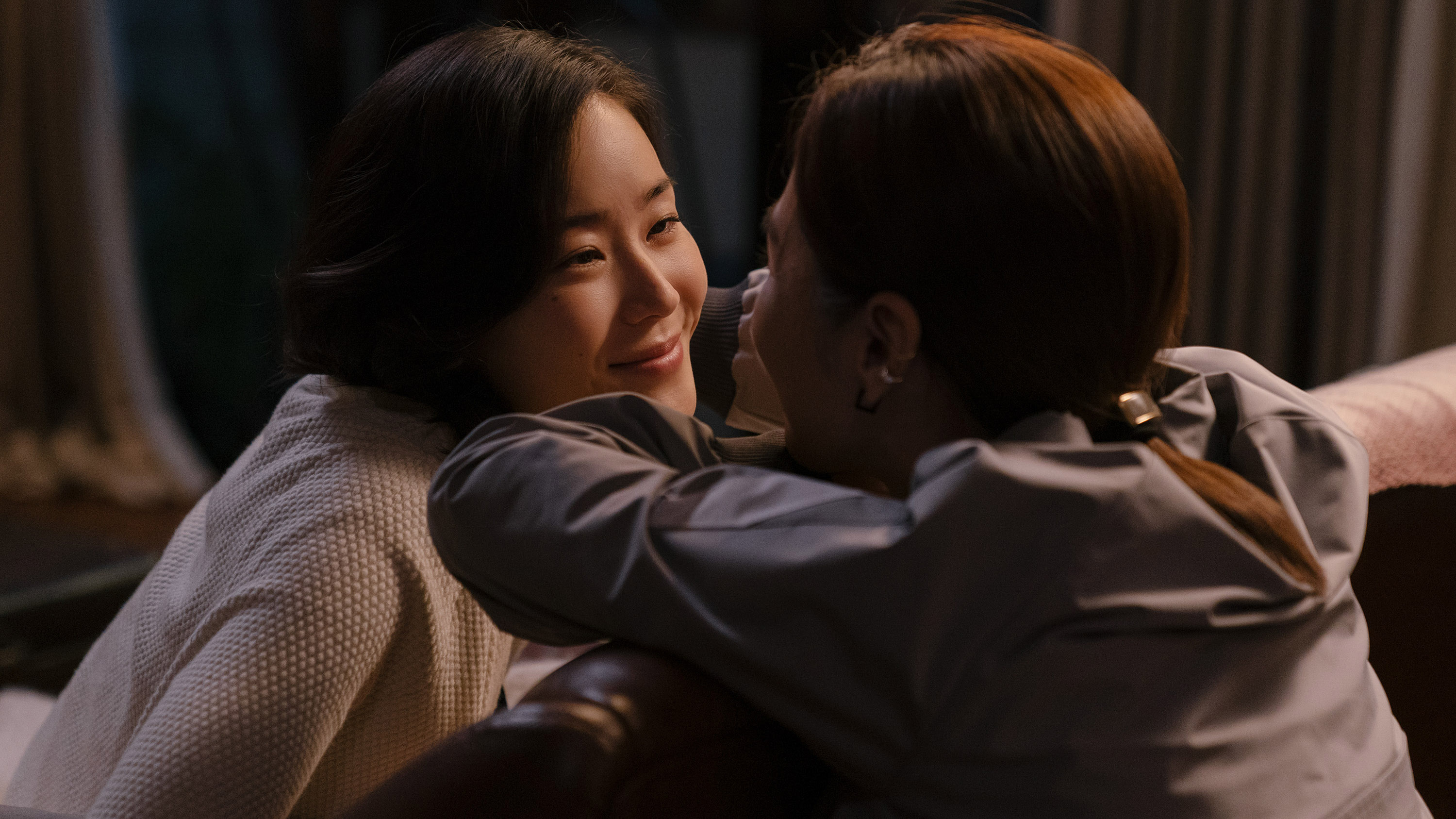 鍾瑶和謝盈萱飾演女女戀人引發關注。（Netflix提供）