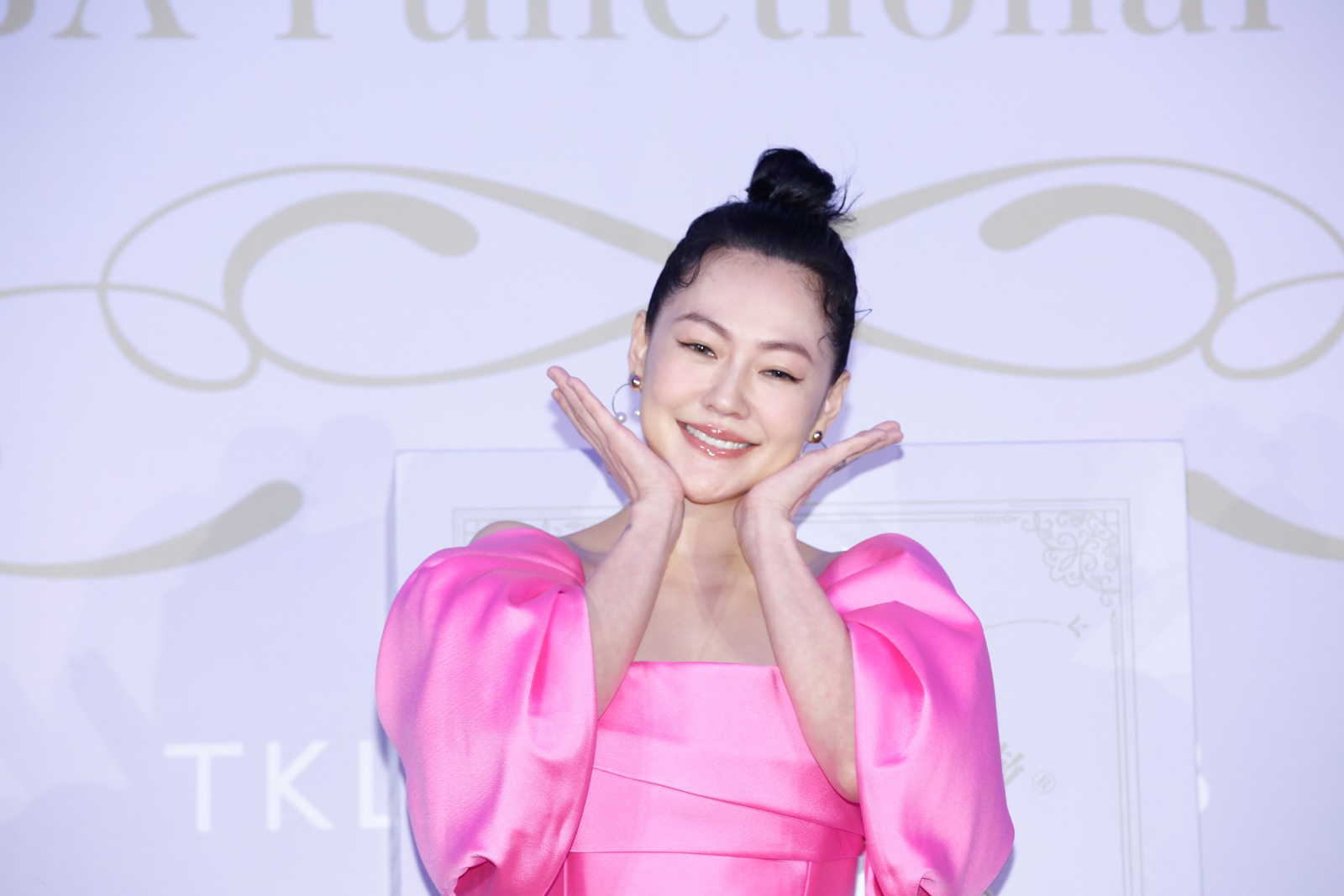 小S今天記者會剛好和好友林志玲撞場，還為此提早梳化。