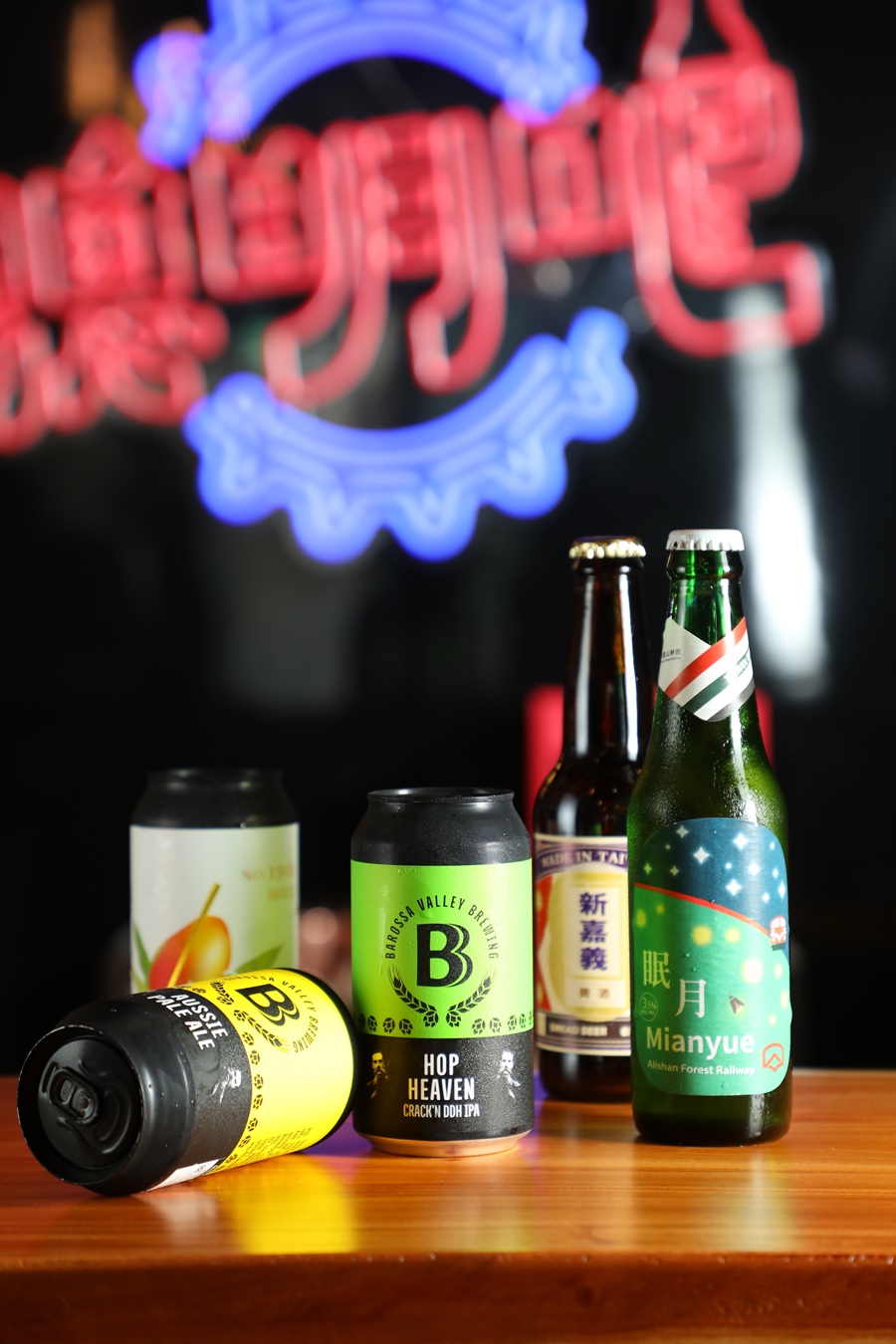嘉義天氣炎熱，來這裡喝一杯精釀啤酒最爽快。（160～180元／瓶）