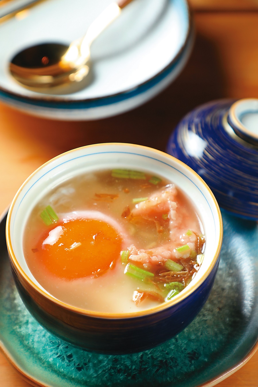 喝一碗林佳慧阿公起家、放了冬菜蝦仁的「聰明蛋湯」解酒最佳。（80元／碗）