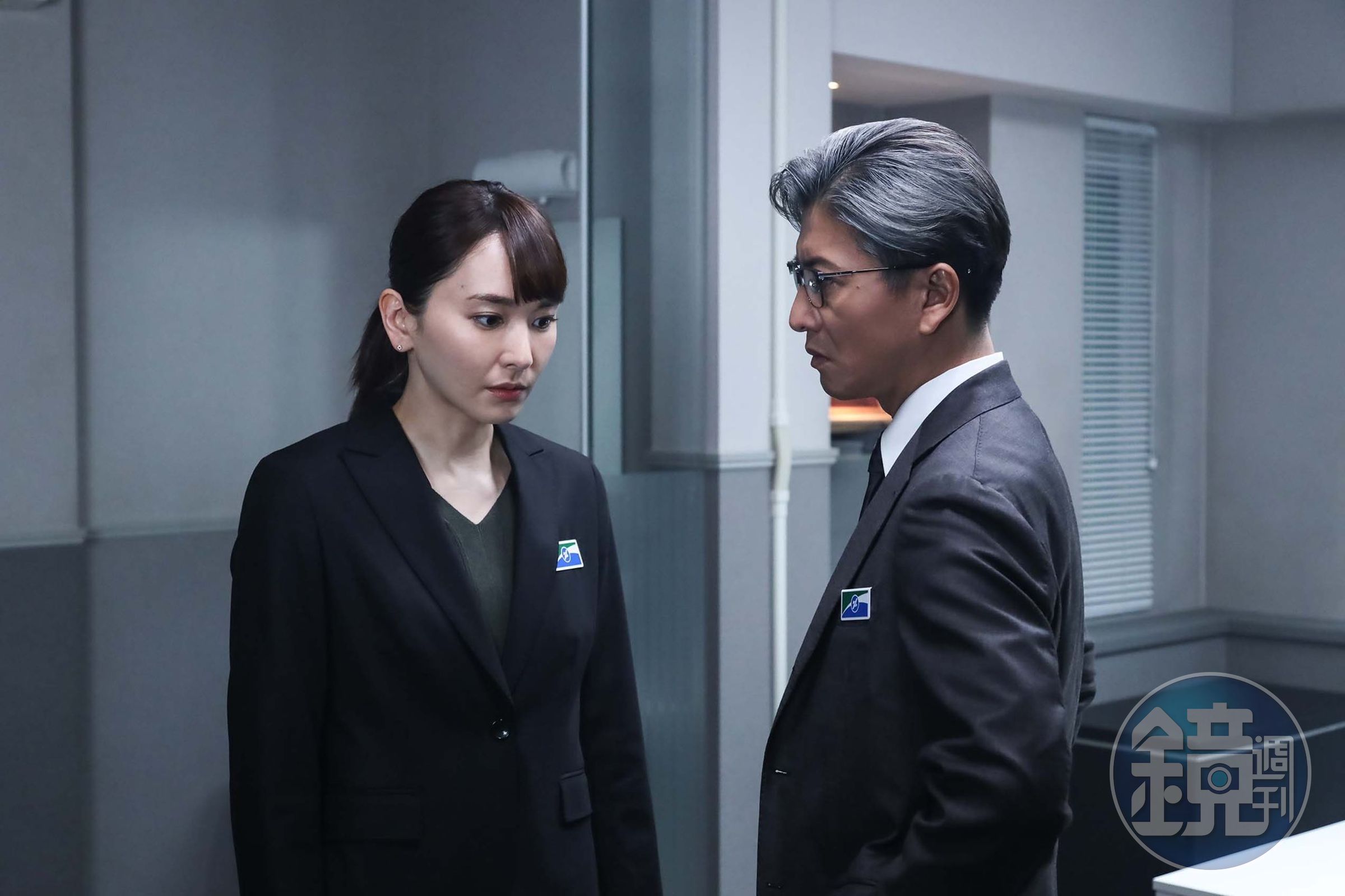 新垣結衣表示木村拓哉在讀本或彩排時都很細心，會跟大家溝通，一點也不像「風間公親」的嚴厲。（翻攝風間公親 - 教場0 -推特）