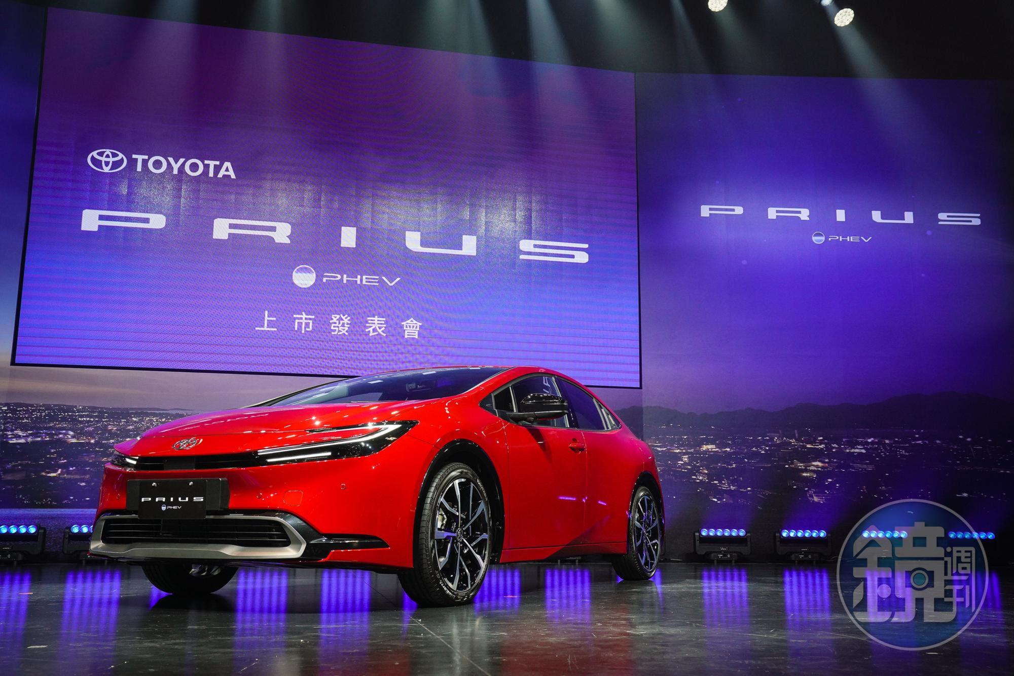 今年4月台灣新車交車數量達3.82萬台,創近18年來4月最佳紀錄。圖為車壇龍頭和泰車PRIUS PHEV新車發表會。