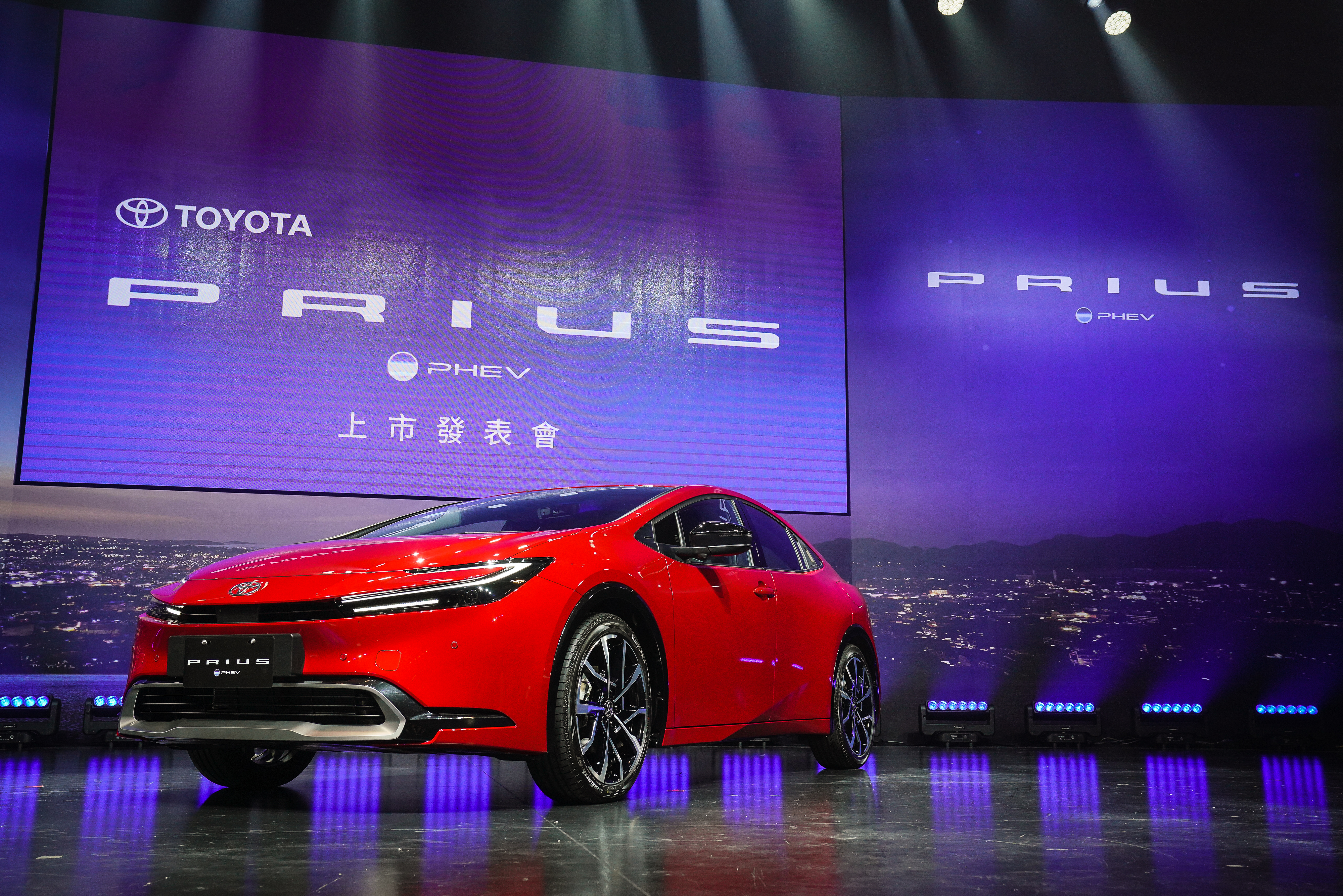 今年4月台灣新車交車數量達3.82萬台，創近18年來4月最佳紀錄。圖為車壇龍頭和泰車PRIUS PHEV新車發表會。