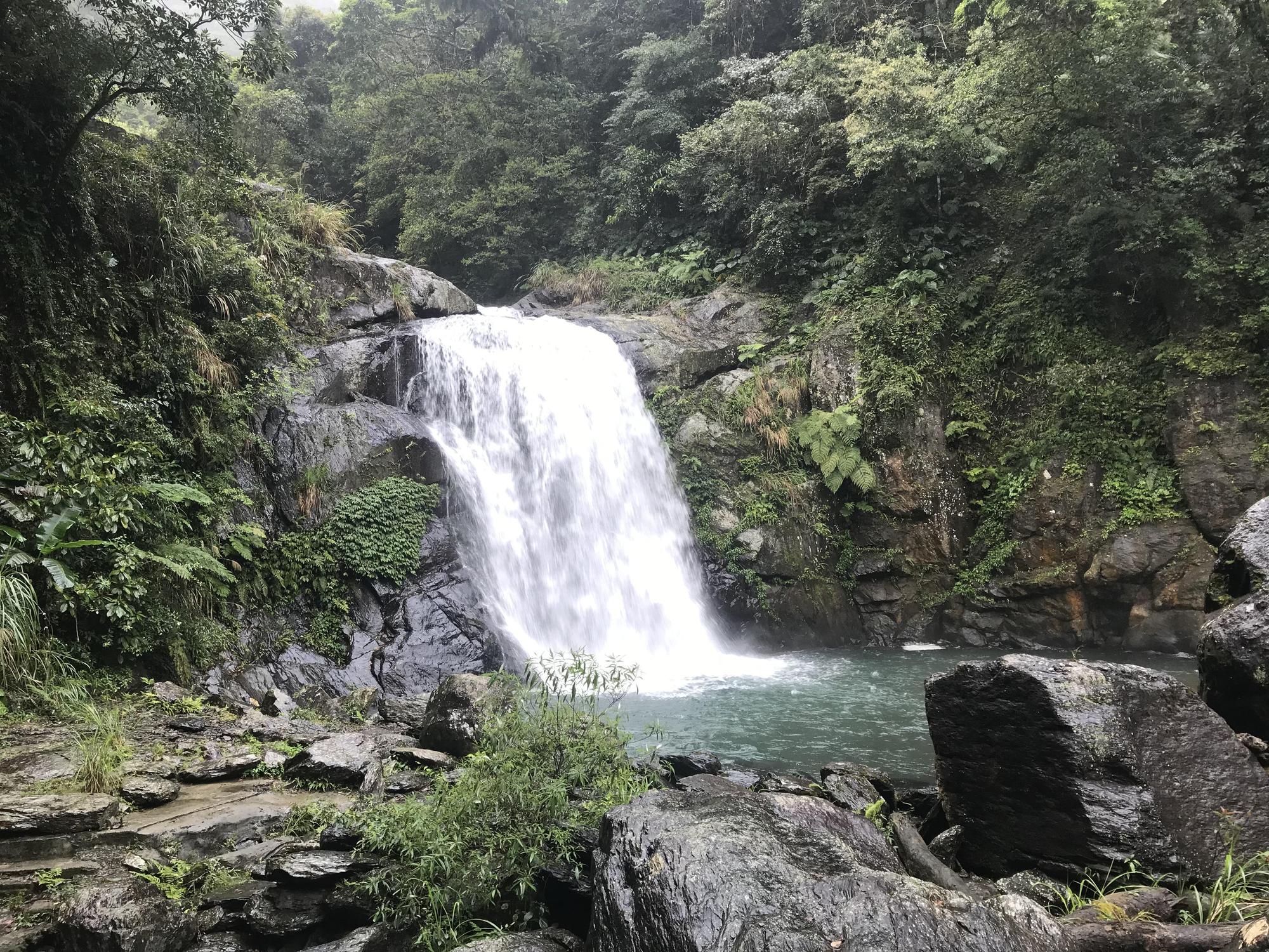 內洞國家森林遊樂區瀑布。(林務局提供)