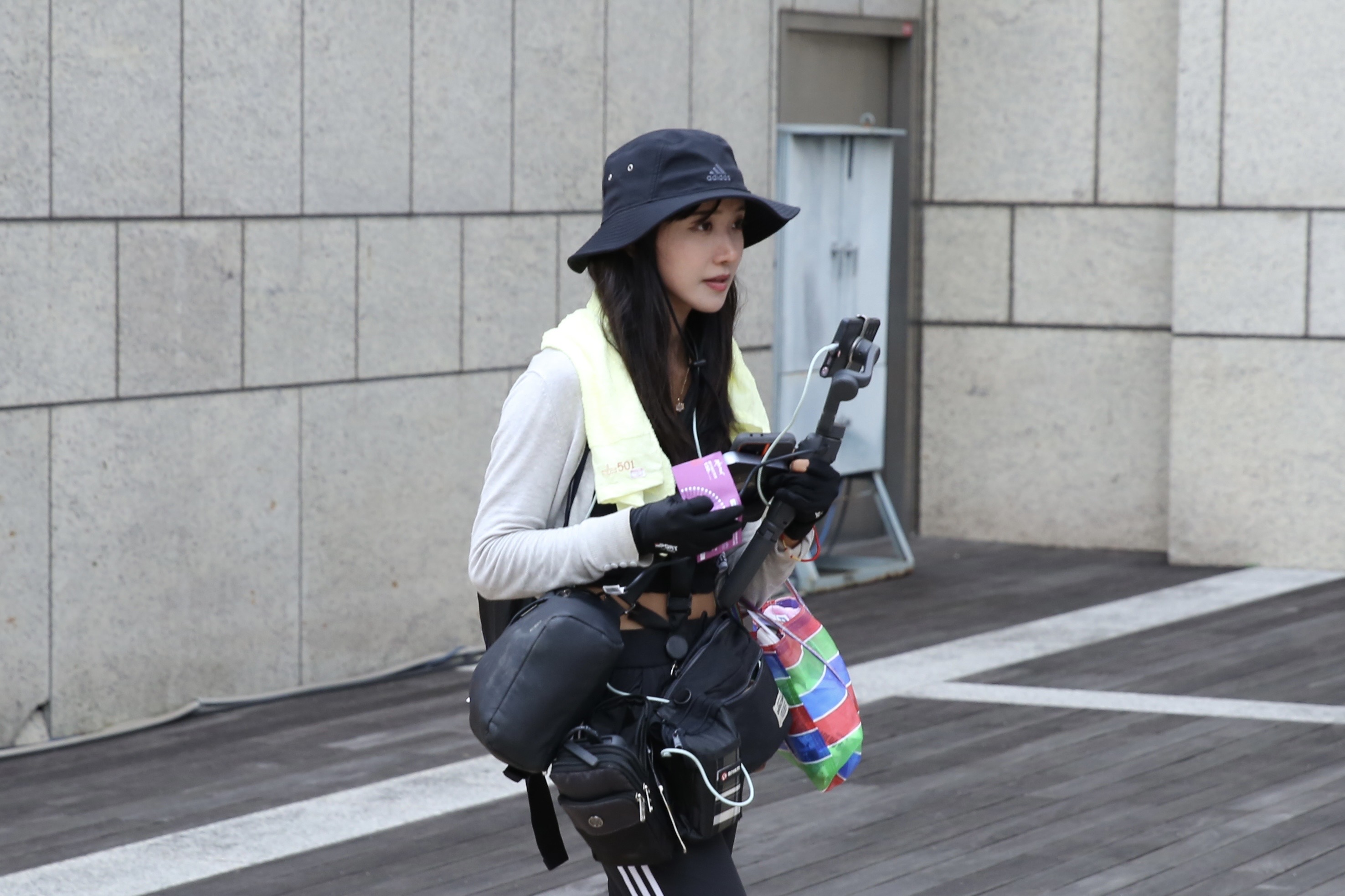 企鵝妹發公告，宣布未來「只接受拍照和簽名，我不再接受過多的要求了」。（翻攝自Instagram @yyj0728）