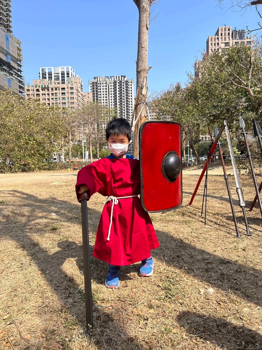 小朋友玩家的服裝不僅和大人一樣講究，還更加可愛。