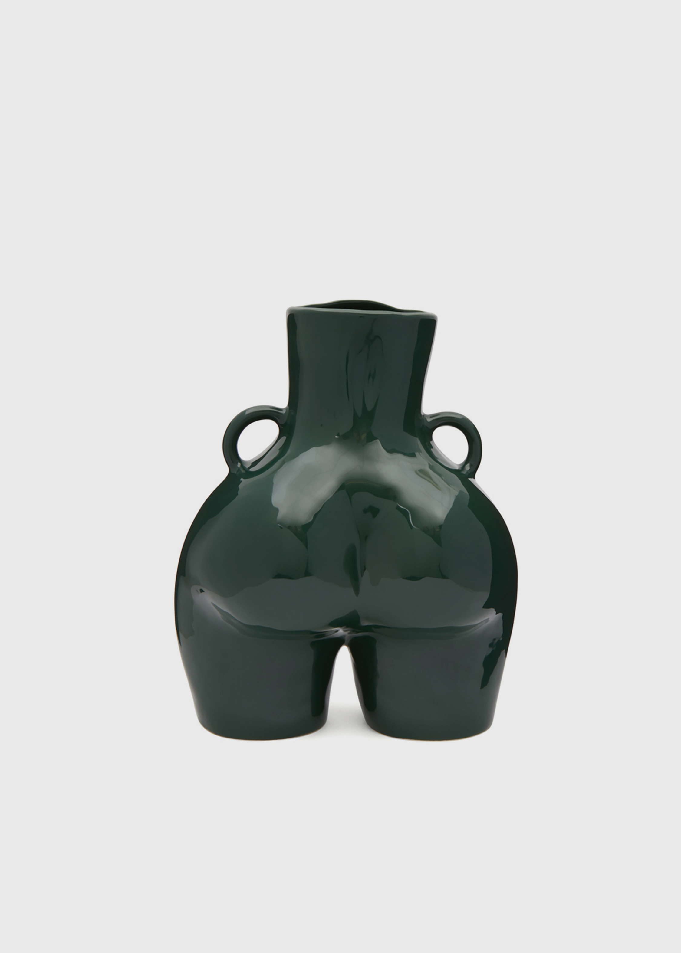 ANISSA KERMICHE Love Handles墨綠色花器。NT$15,800(THE SPAACE提供)