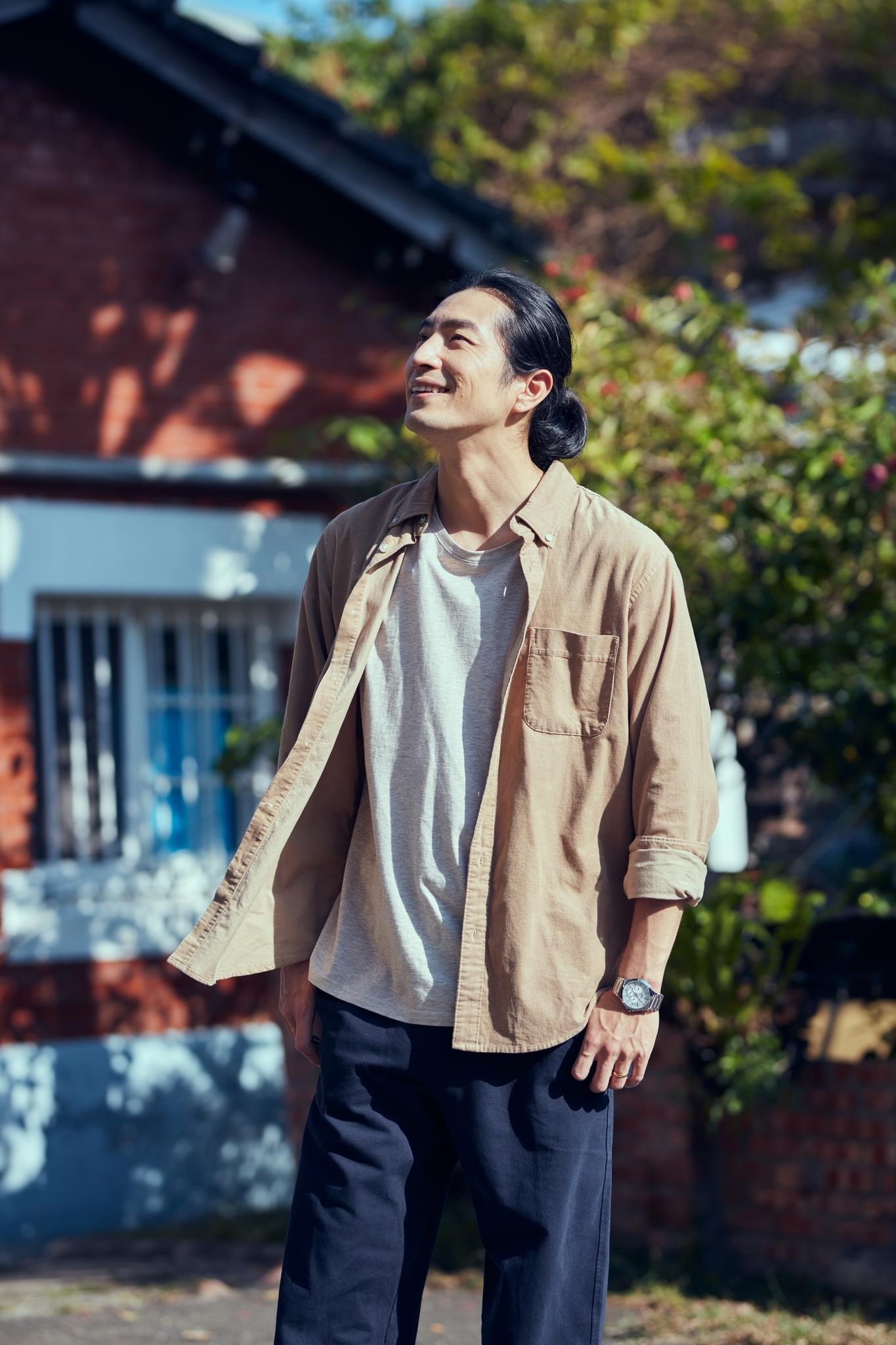 來自日本的福地祐介演起客語劇，未來他還斜槓當起作家，都是大挑戰。（凱渥提供）