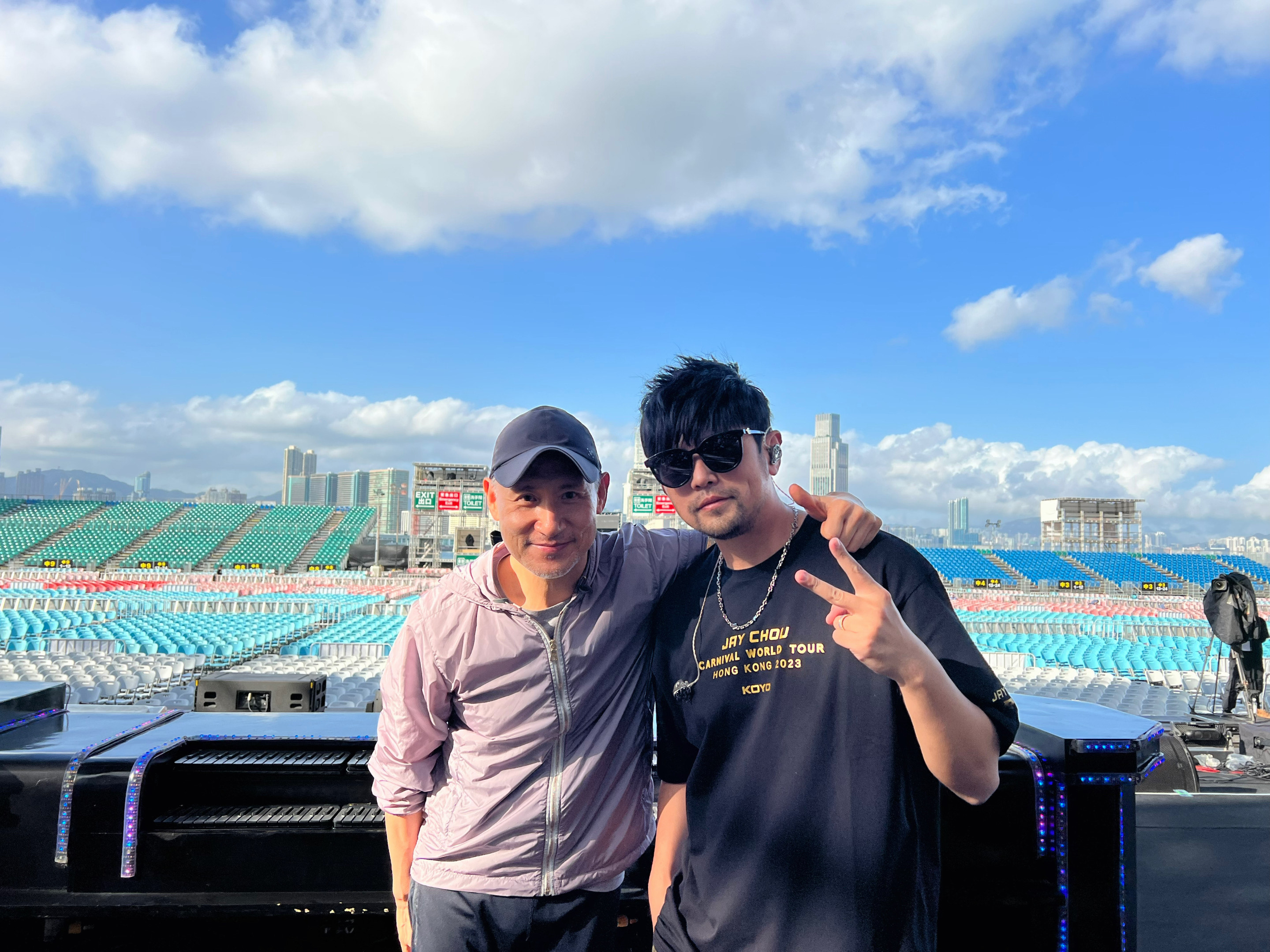 張學友突襲探班周杰倫。（杰威爾提供）