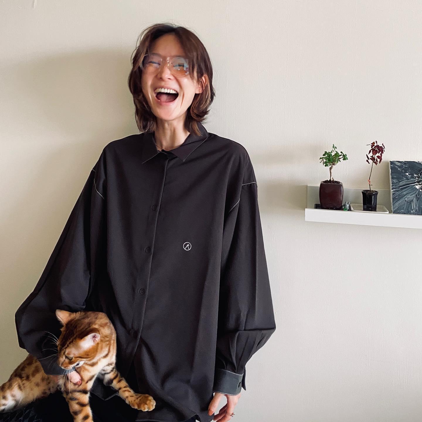 鍾瑶和謝盈萱搭檔談戀愛讓戲迷敲碗原地結婚。(翻攝自鍾瑶臉書)