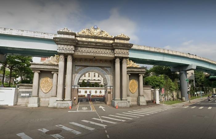 近日網路瘋傳一段不雅影片,經警專證實畫面2人都是在校學生。(翻攝自google map)