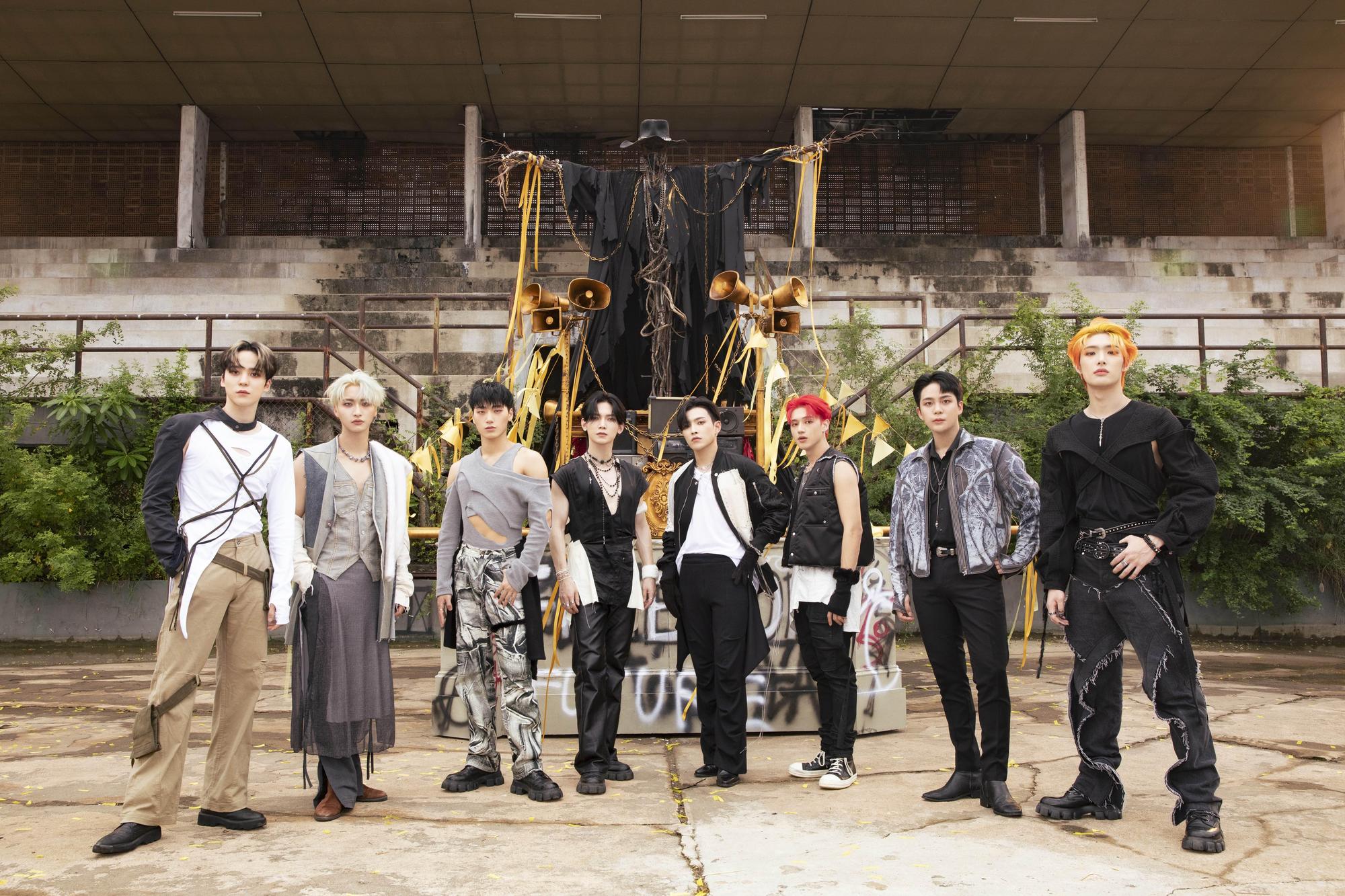 ATEEZ成員期待來台吃好料，成員左起潤浩、星化、傘、呂尚、弘中、友榮、鍾浩、旼琦。（華藝娛樂提供）