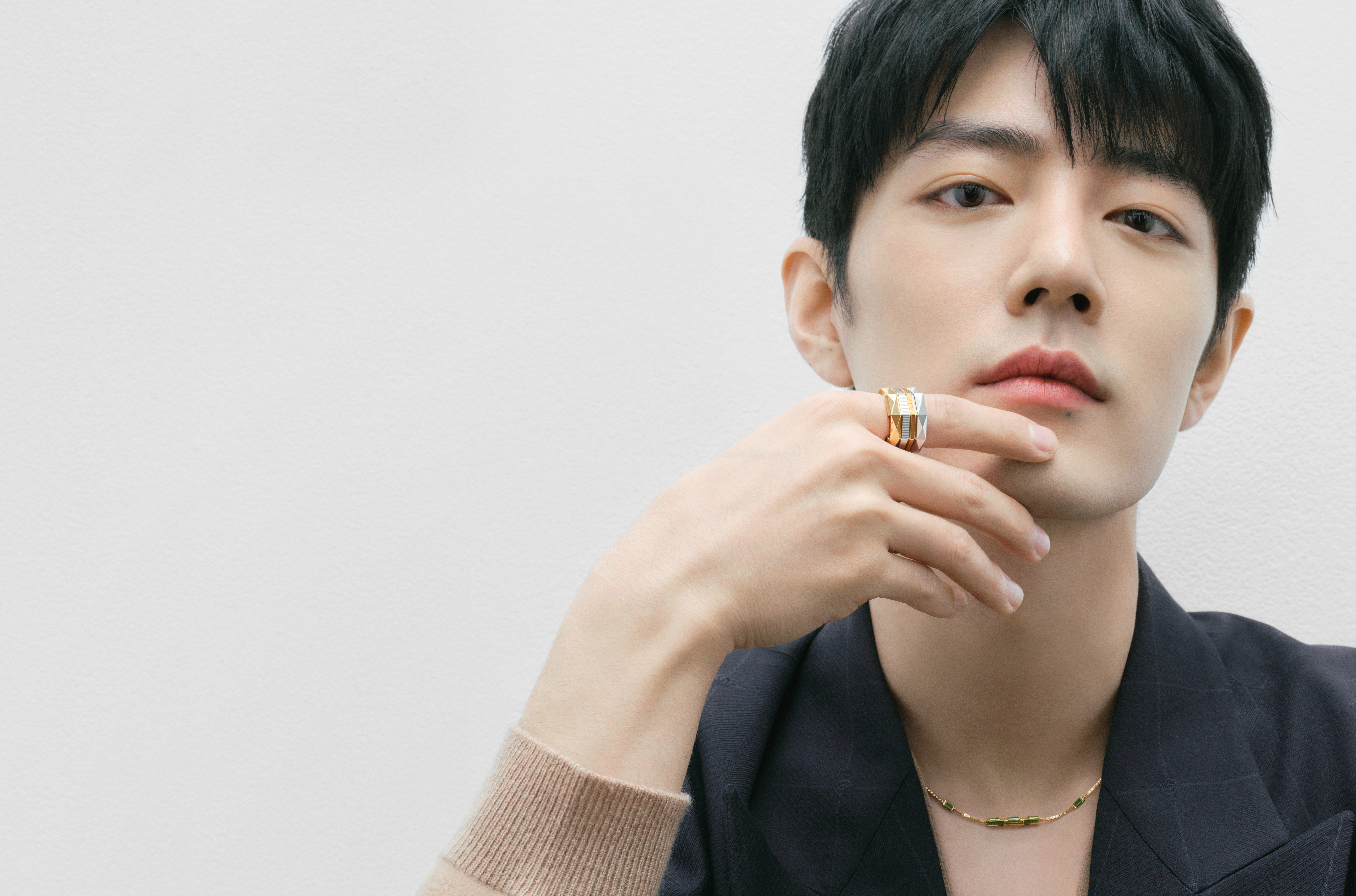 肖戰以GUCCI全球品牌代言人的身份,主演GUCCI Link to Love全新形象廣告。(古馳提供)