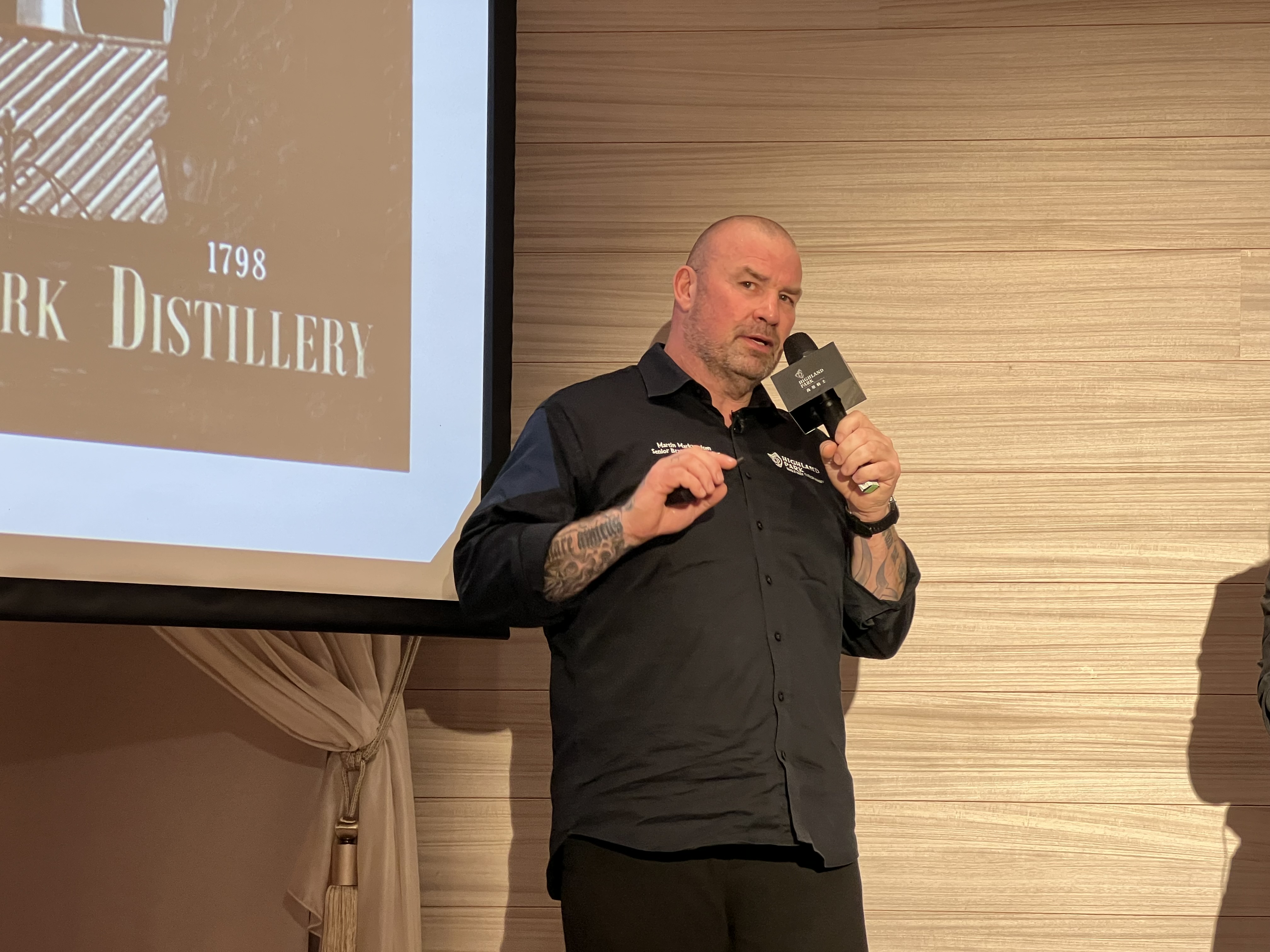 高原騎士全球品牌大使Martin Markvardsen在餐會現場分享他對奧克尼群島的熱愛。