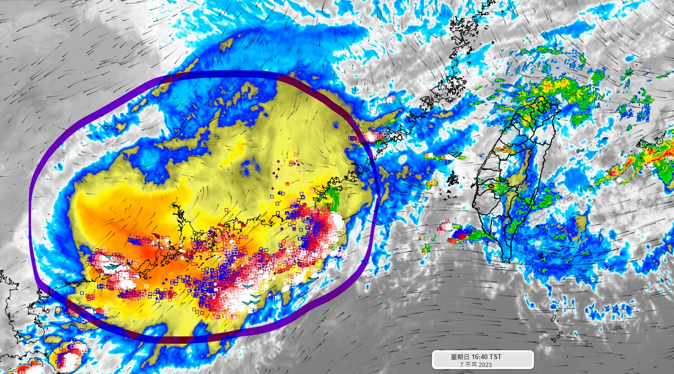 氣象達人彭啟明臉書引用衛星雲圖，直言別炒作太陽能板會讓雨水變少的謬論。（翻攝畫面）