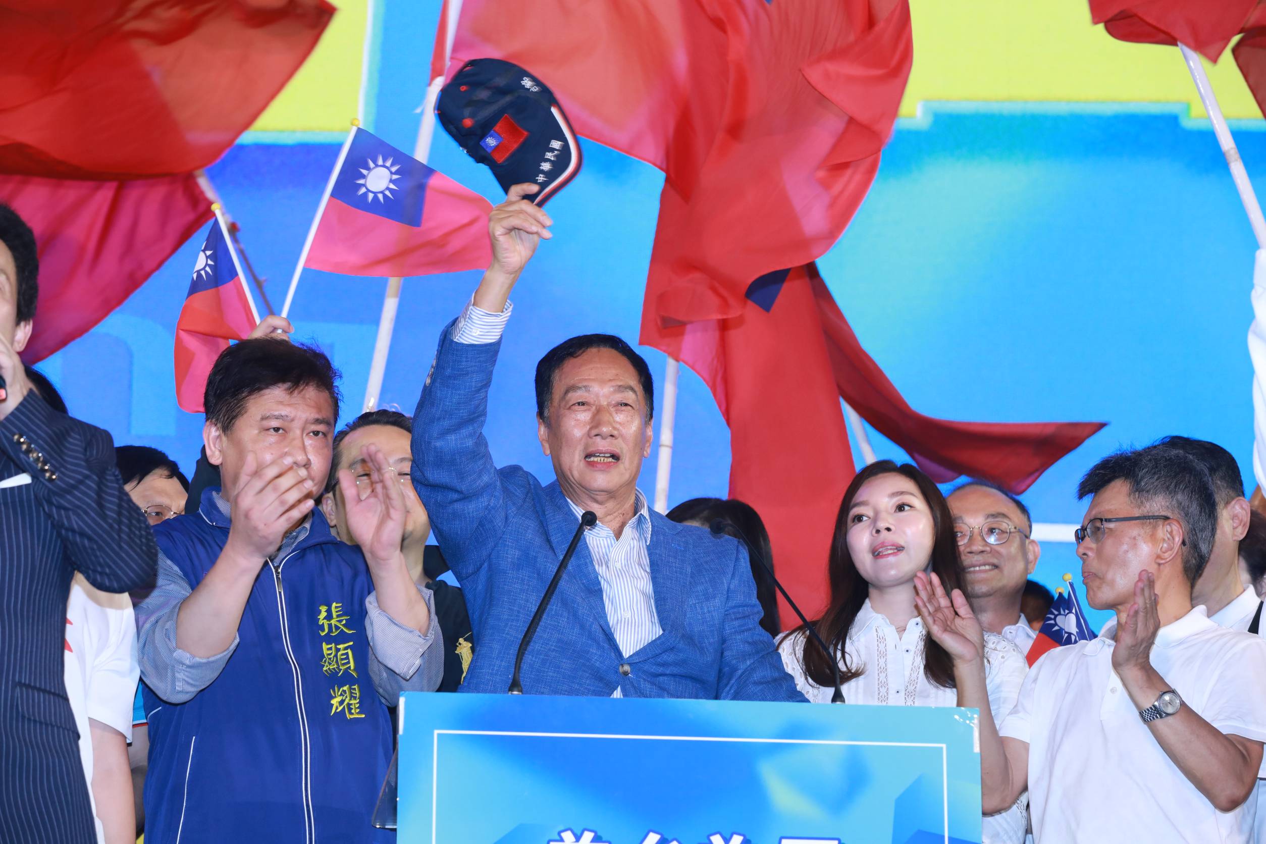 對於郭台銘稱蔡英文曾派人要他不准買疫苗，總統府再次澄清。