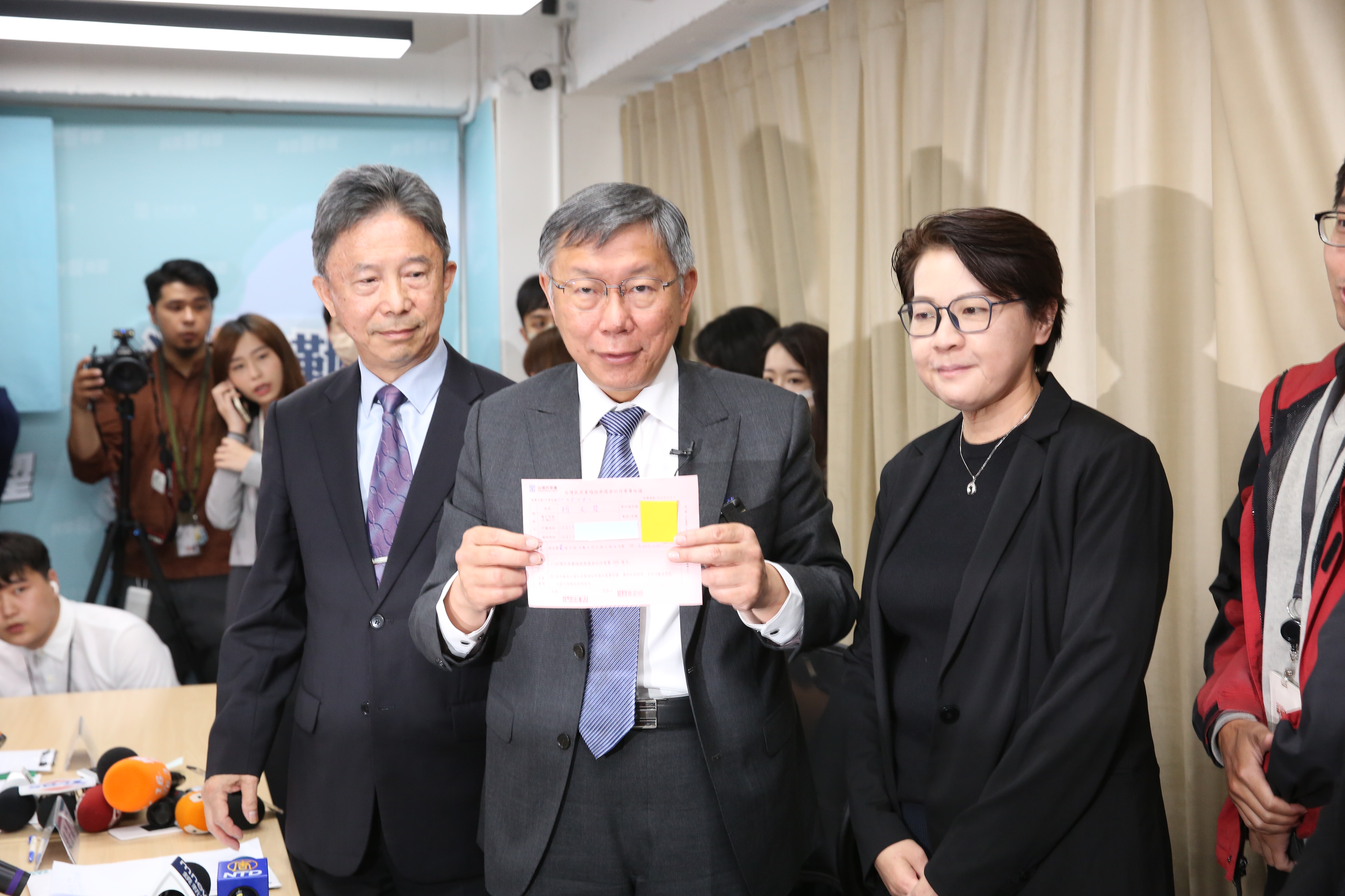 柯文哲今完成黨內初選登記，確定角逐2024總統大選。