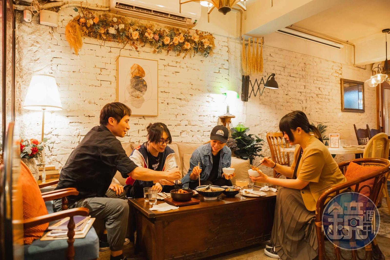 燈光美、氣氛佳用來形容「Old Seat Restaurant Cafe 老位川酒」剛剛好。
