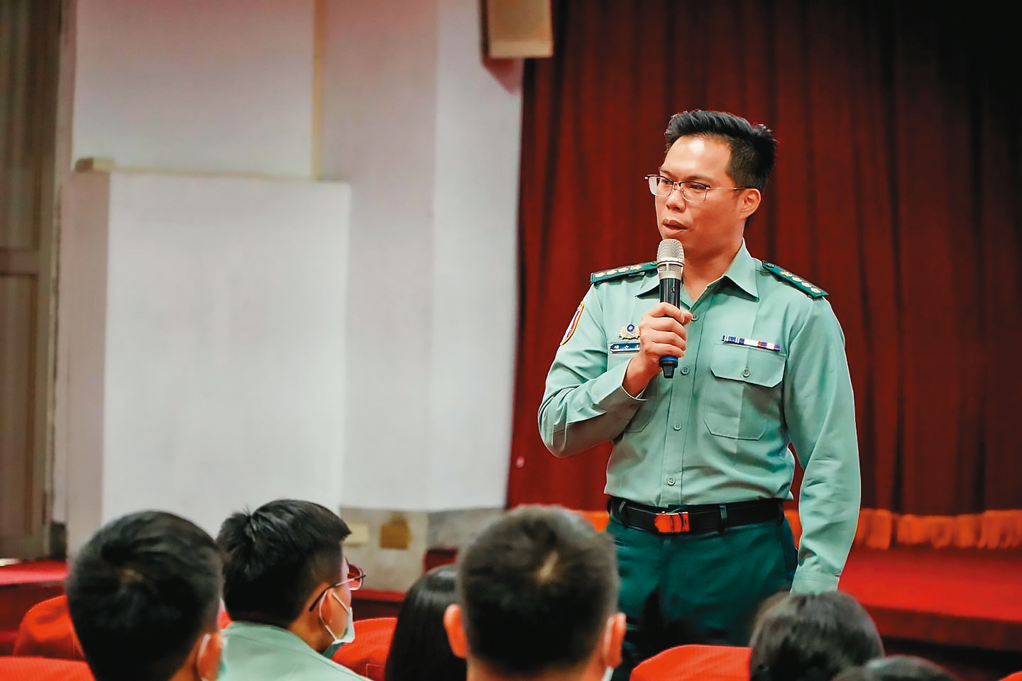 政戰學院新聞系系主任傅文成，遭控一稿兩投、詐領補助。（翻攝國防大學臉書）