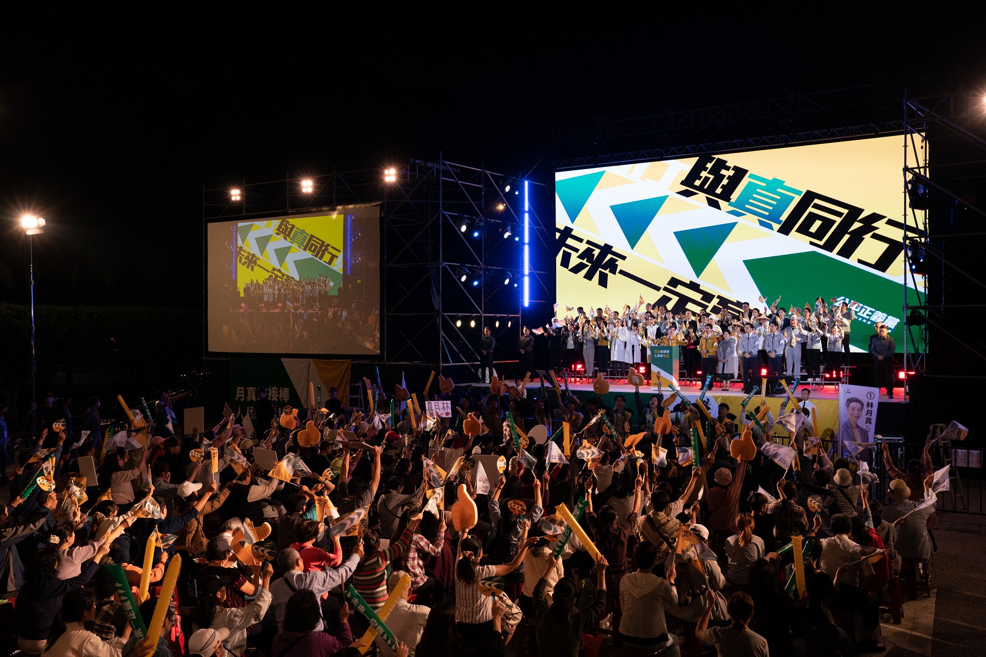 台劇《人選之人—造浪者》塑造看似當代又非當代的台灣選舉樣貌。（Netflix提供）