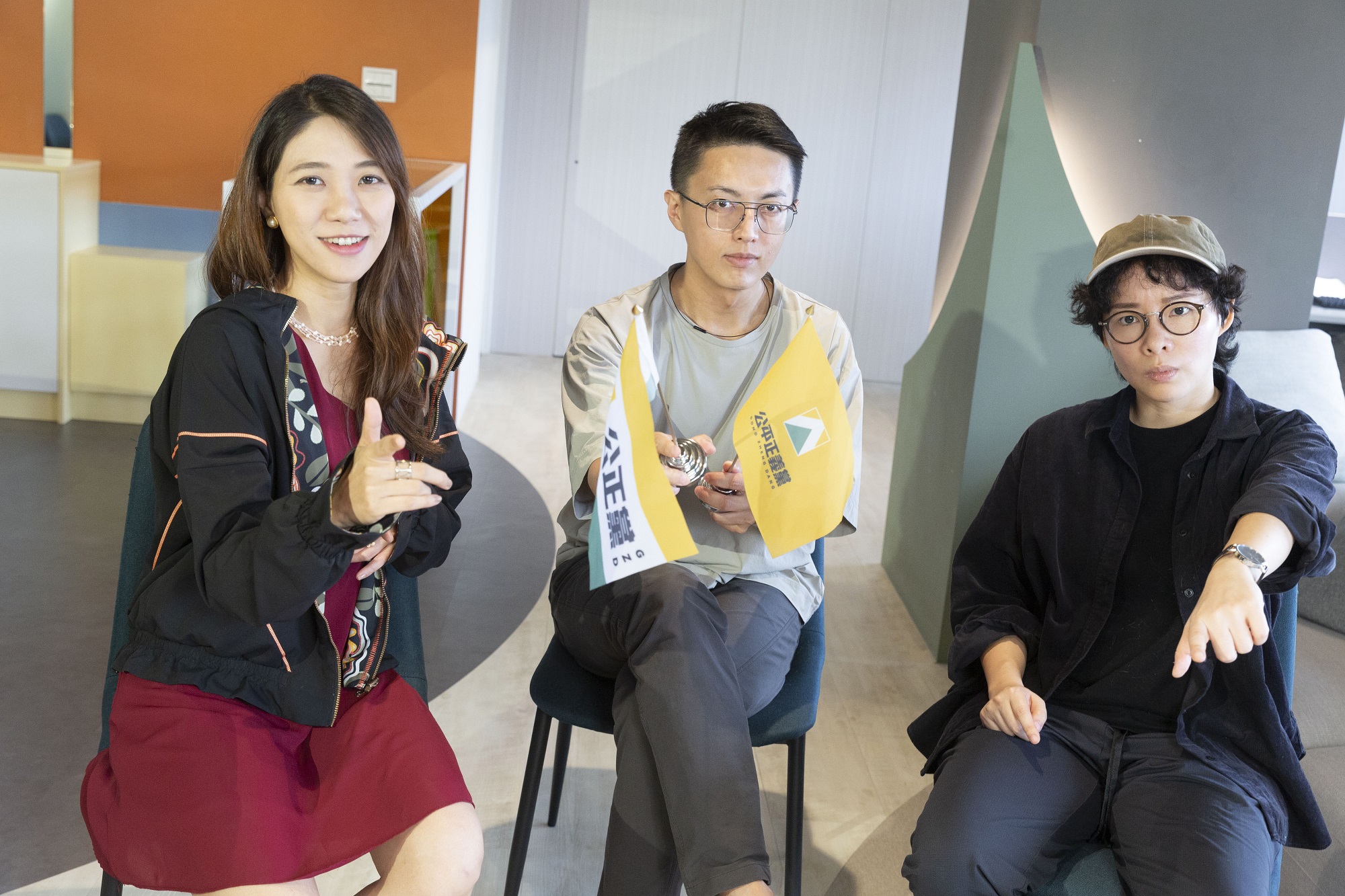 導演林君陽（中）與編劇厭世姬（左）、簡莉穎（右）攜手打造《人選之人—造浪者》，過程中各自克服不同難題。