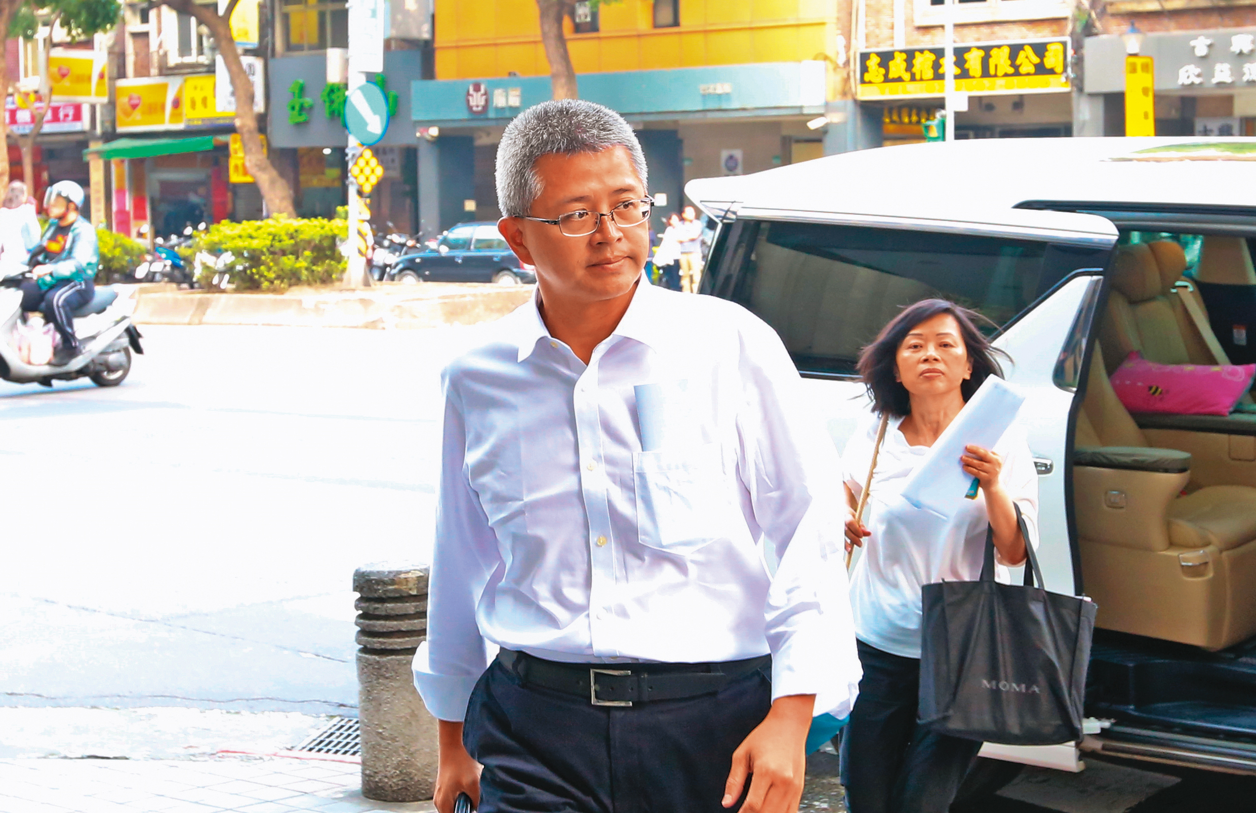 新光金大股東洪士琪（左）是這次新光金改革派的要角。