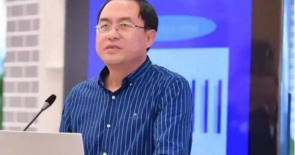 王勝戰擔任餘姚中學的校長,將淫手伸向學校。(翻攝自微博)