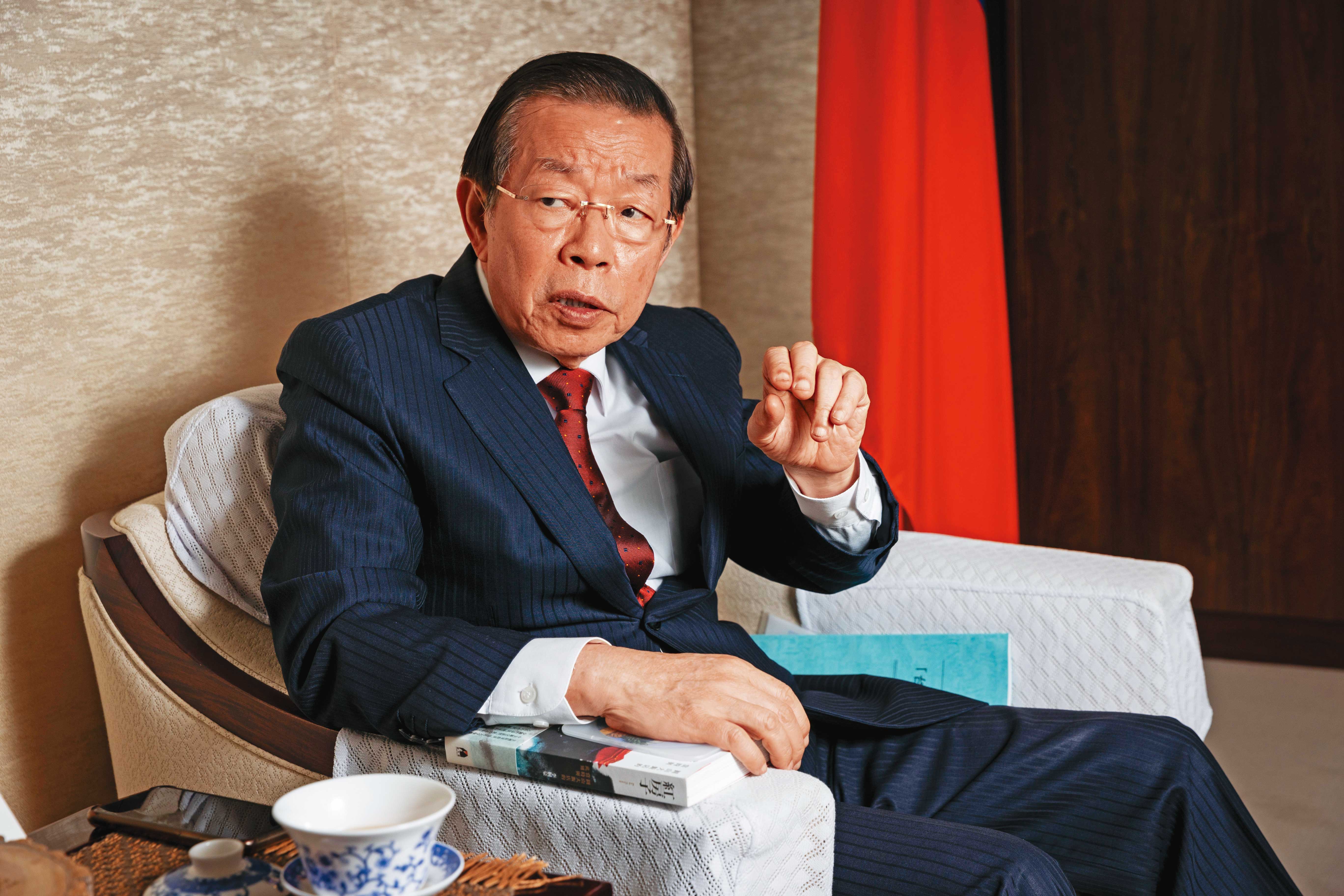 高明輝出庭作證時透露，1982年間，當時的調查局長阮成章曾要他準備20萬元給謝長廷（圖）。