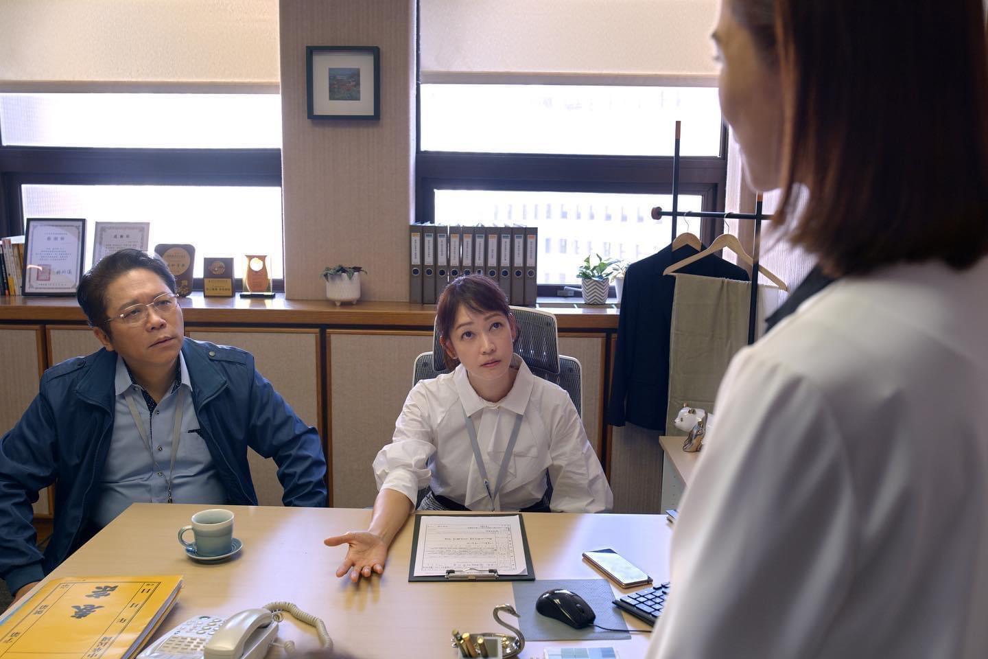 潘慧如在《人選之人—造浪者》中和卜學亮同樣身為黨部高層。(Netflix提供)