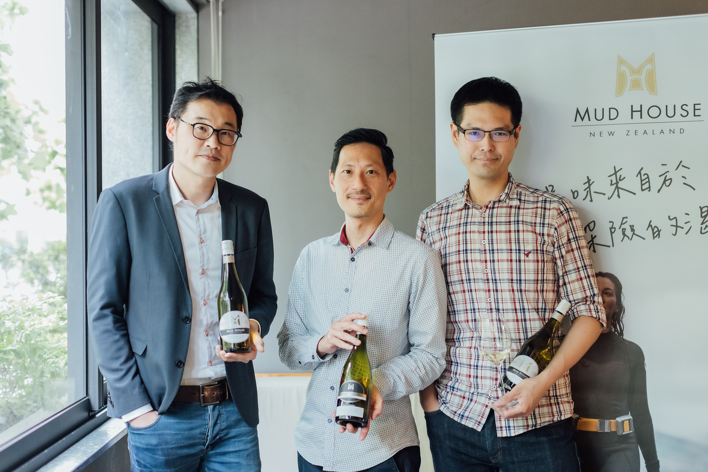 （左起）Accolade Wines 譽加葡萄酒集團台灣區域經理 Simon Tsai、享躍國際行銷經理藍偉哲、葡萄酒講師暨台灣侍酒師協會副會長蕭希辰。（享躍國際提供）
