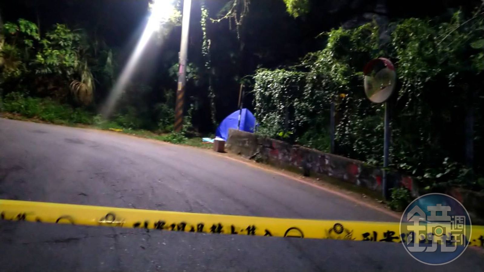 五股山區驚傳凶殺案,警方封鎖現場採證。(警方提供)