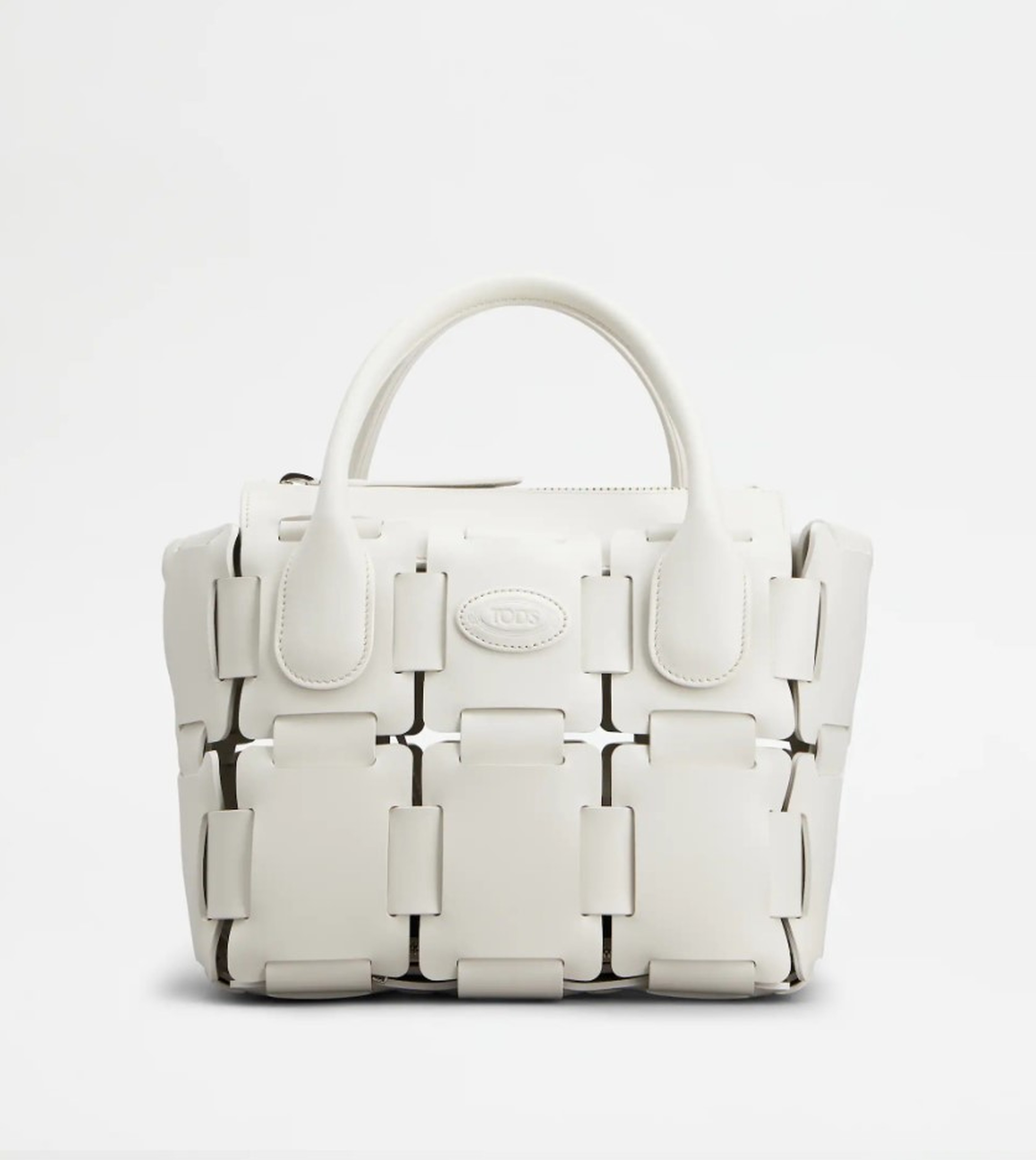 白色編織款Di Bag。NT144,900（迪生提供）