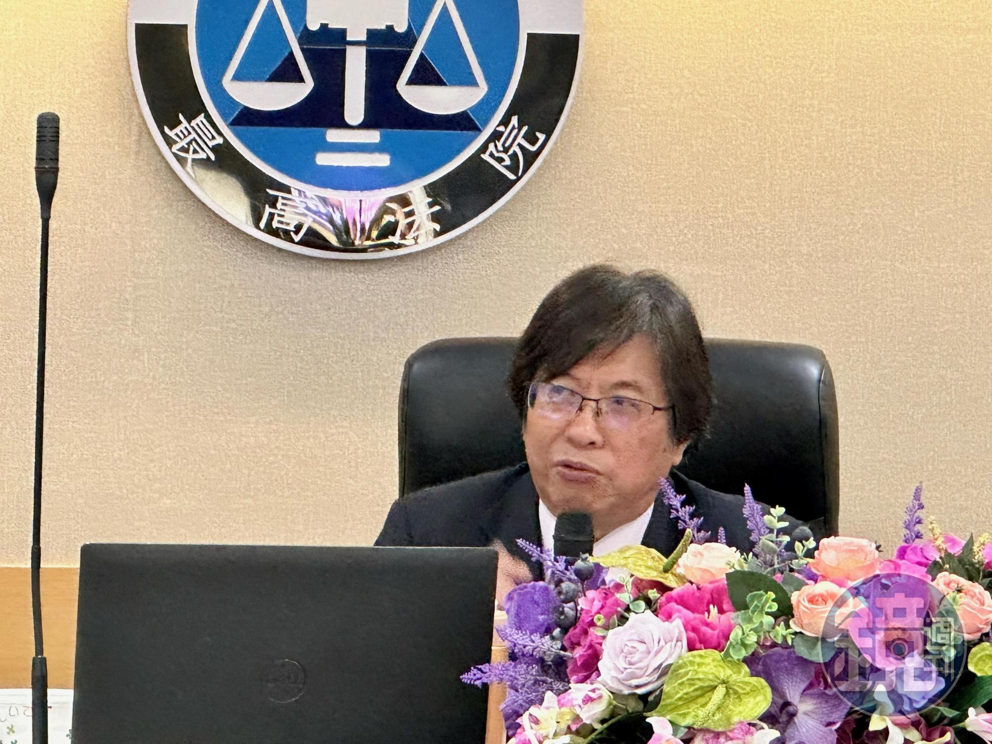 最高法院院長吳燦即將退休,他在記者會中籲請司法院增派人力給最高法院。
