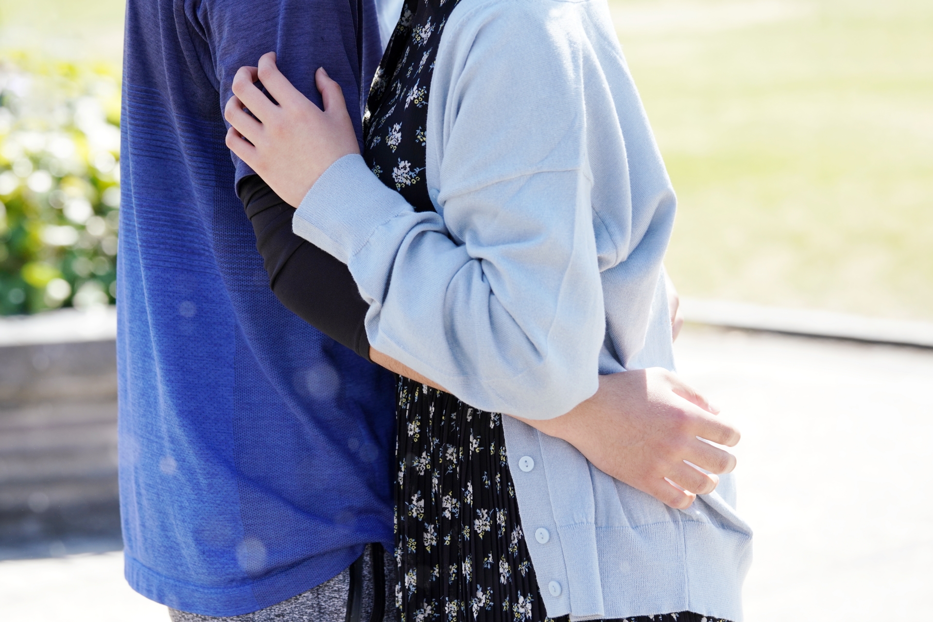 人夫回家驚見老婆正在用嘴巴「安慰」父親，綠帽夫氣炸提告。（示意圖，PhotoAC）