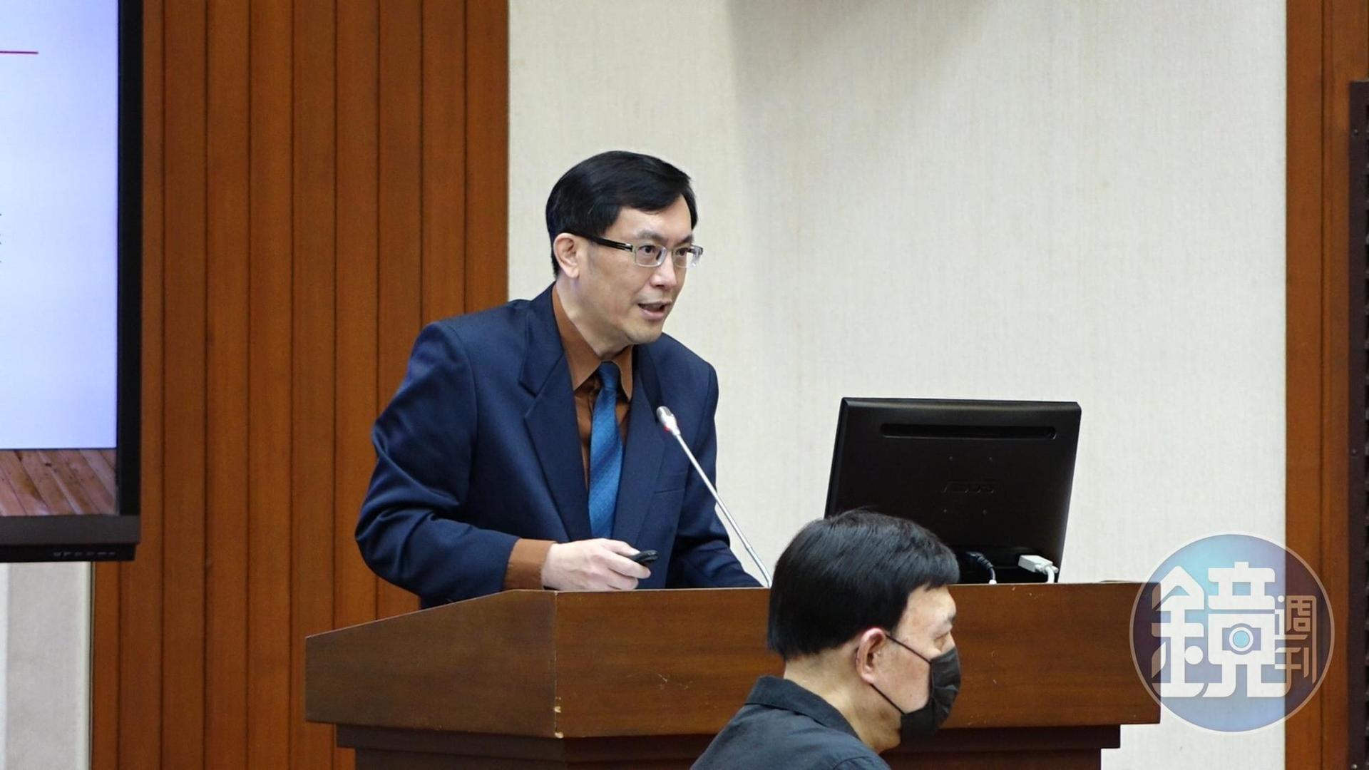 輔仁大學法律學系教授張明偉認為TDR正確的法律適用是101年1月5日修法之後,至於之前所犯案者,應遵循「法律不溯及既往的原則」。(讀者提供)