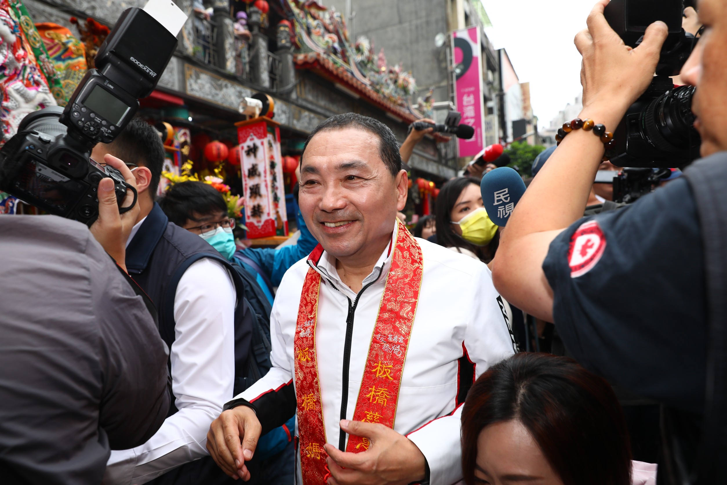 侯友宜希望藉媽祖遶境祈福，讓新北平安，讓國家太平、風調雨順。
