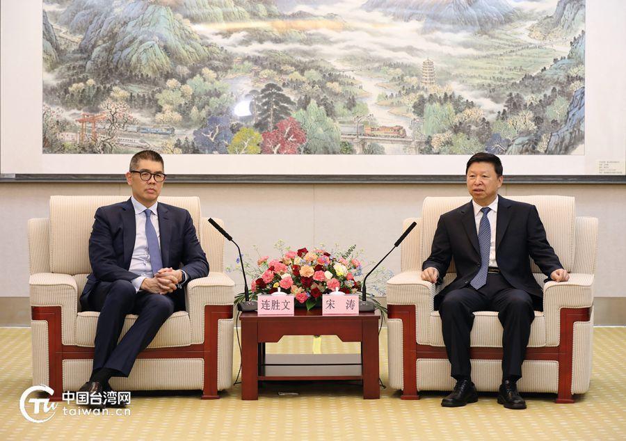 連勝文(左)於昨日會見中國國台辦主任宋濤(右)。(翻攝自國台辦官網)