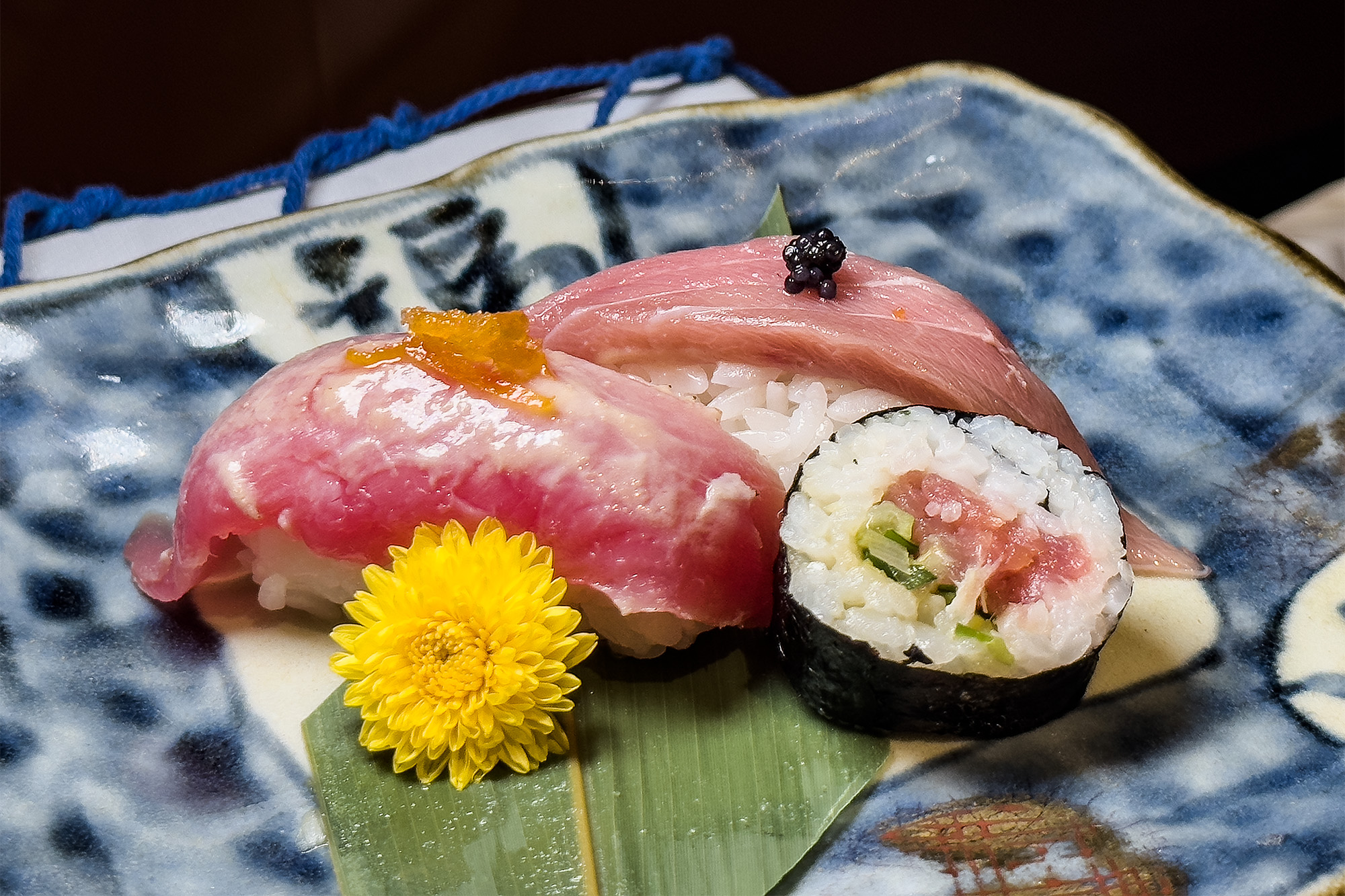 在週五晚餐時段，有機會品嘗到不同部位製作的鮪魚握壽司。